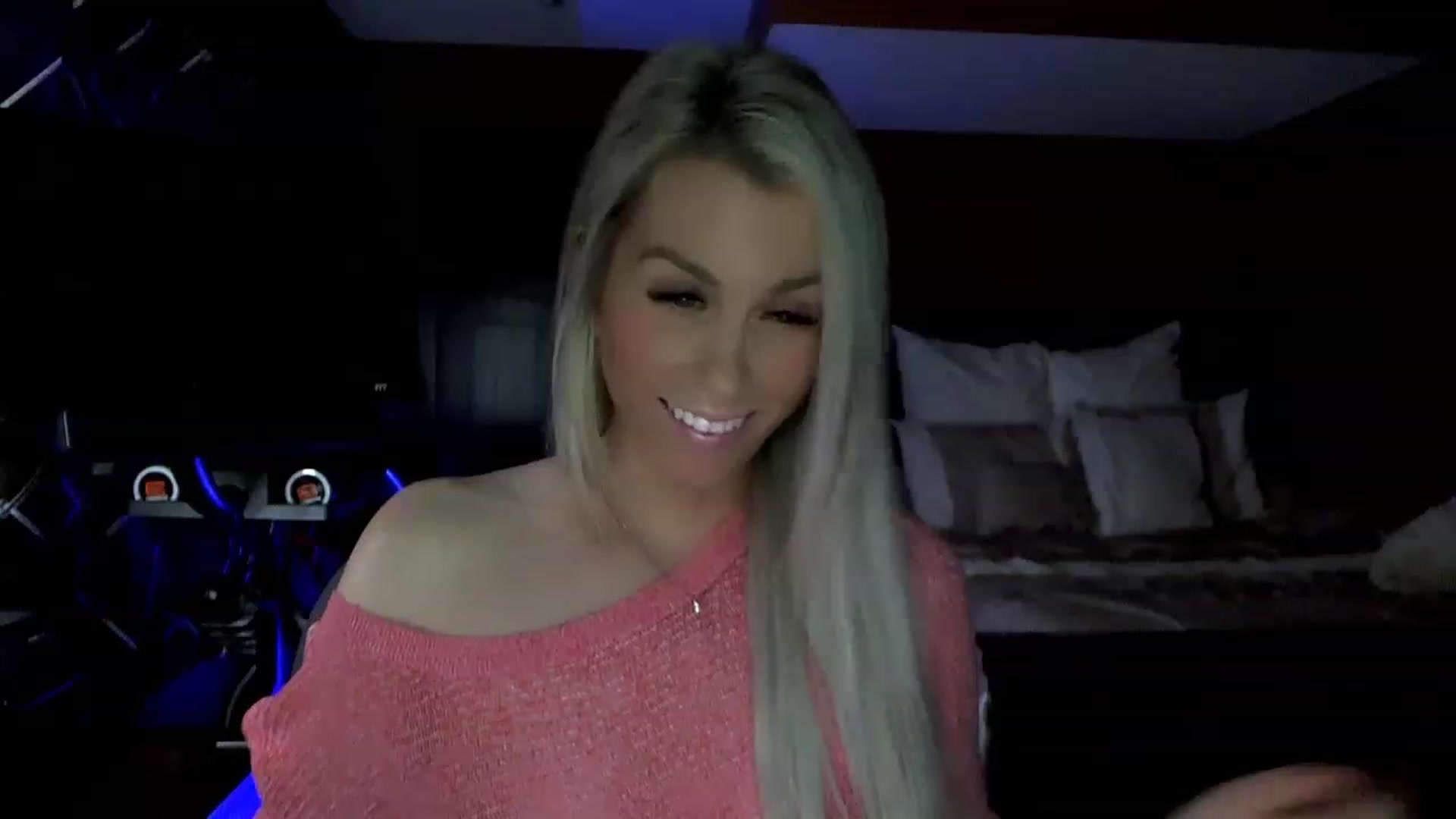 Gallery image thumbnail from Cora9's myfreecams stream on, 04/07/2023, 06:44 image 13 of 20