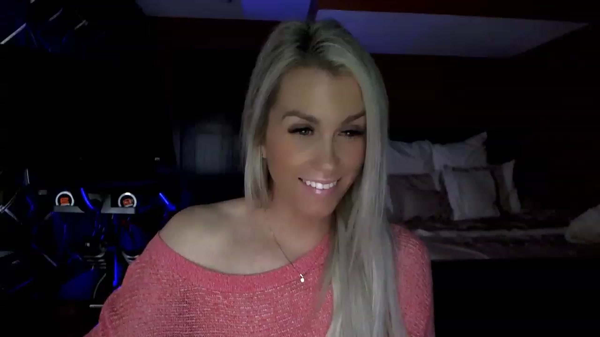 Gallery image thumbnail from Cora9's myfreecams stream on, 04/07/2023, 06:44 image 3 of 20
