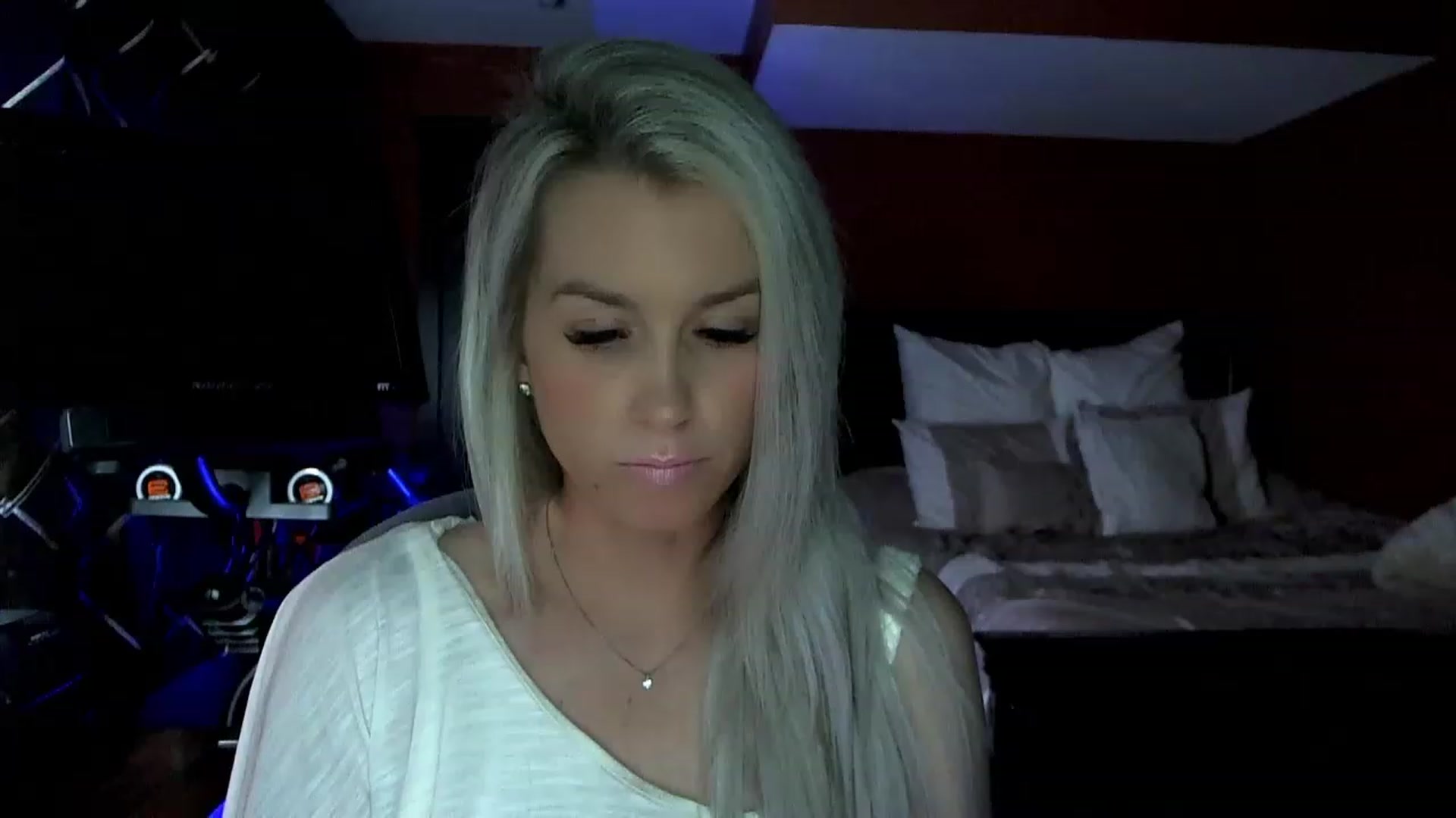 Gallery image thumbnail from Cora9's myfreecams stream on, 04/12/2023, 04:50 image 3 of 20