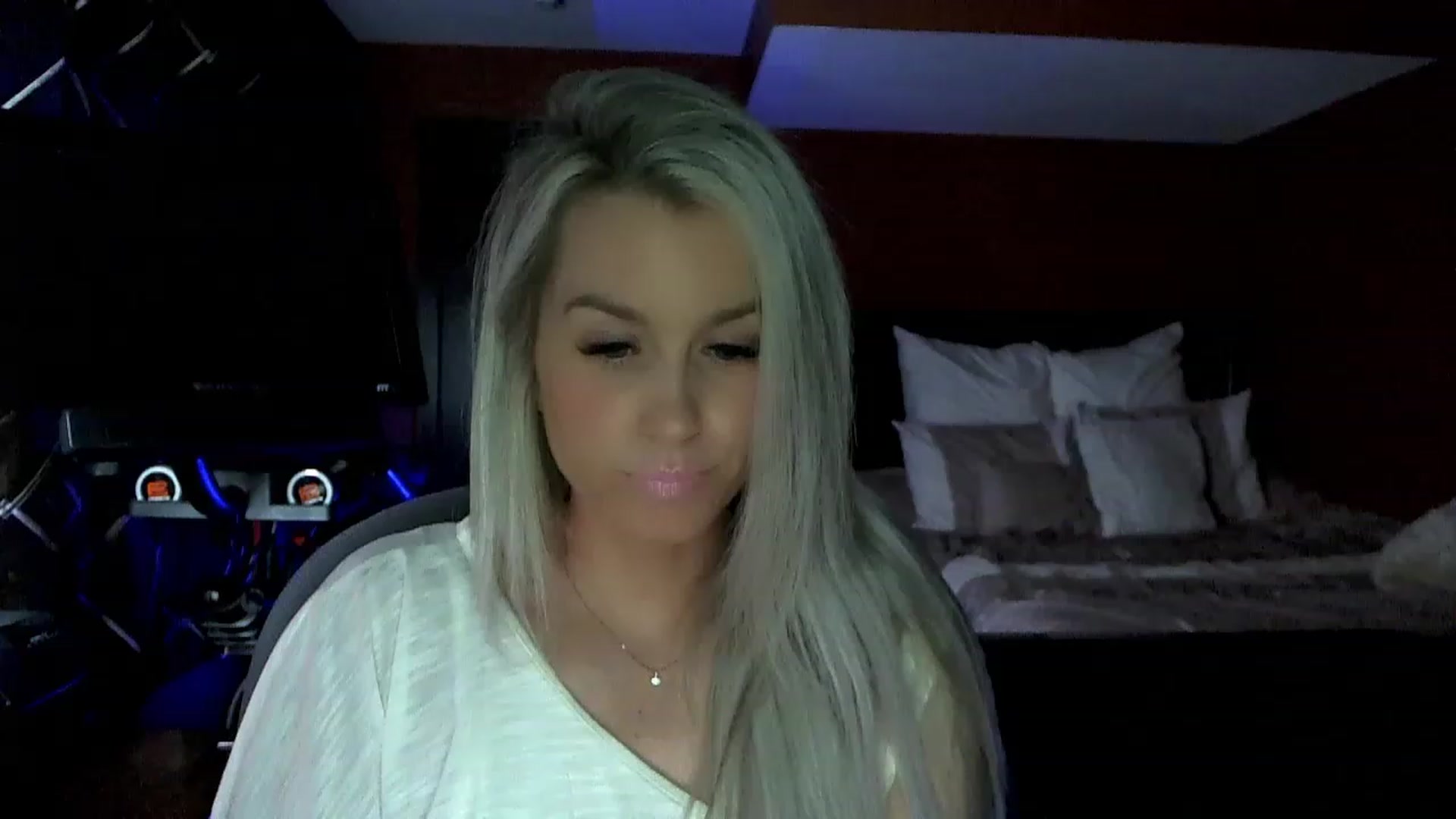 Gallery image thumbnail from Cora9's myfreecams stream on, 04/12/2023, 04:50 image 13 of 20