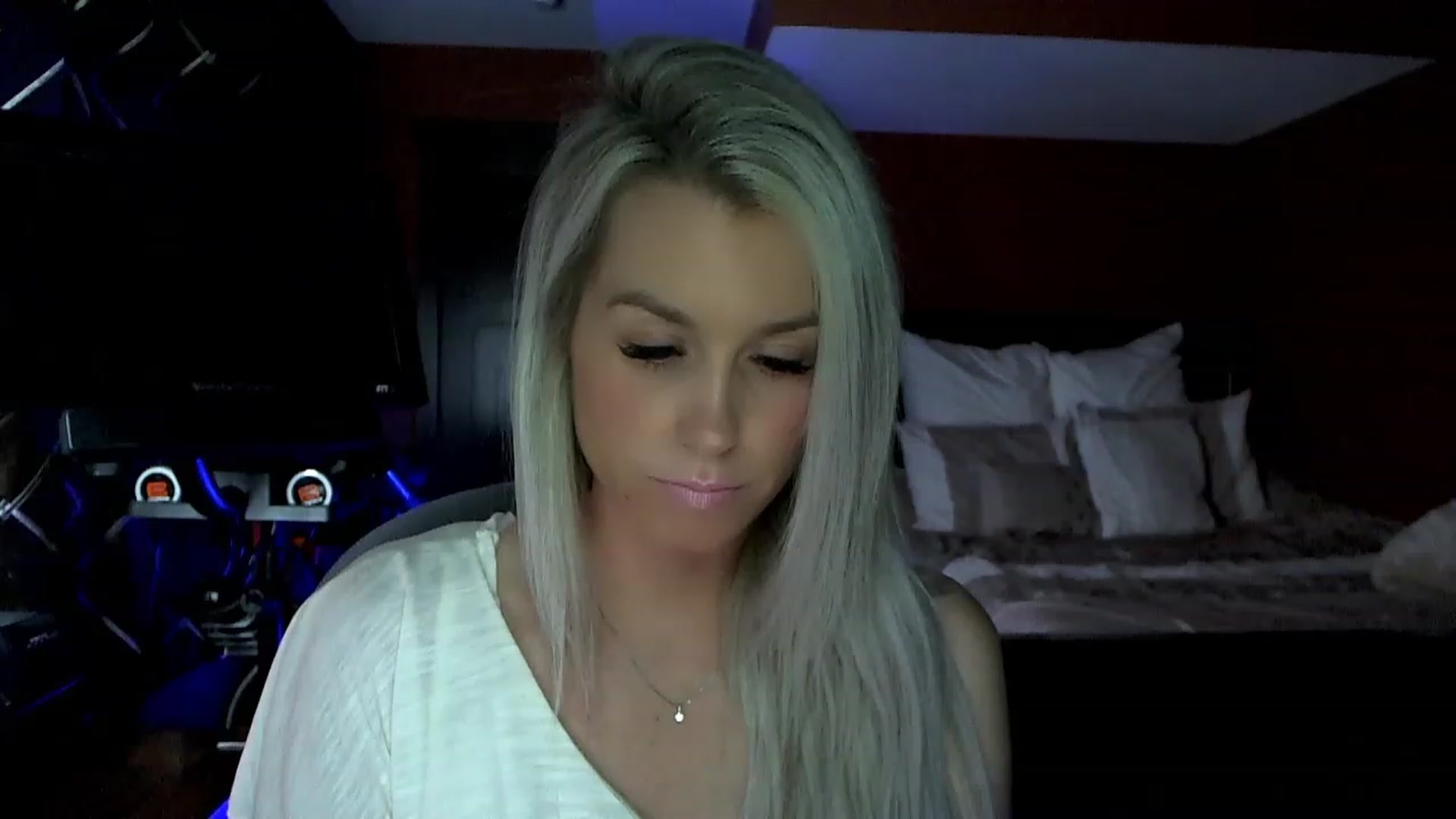 Gallery image thumbnail from Cora9's myfreecams stream on, 04/12/2023, 04:50 image 20 of 20