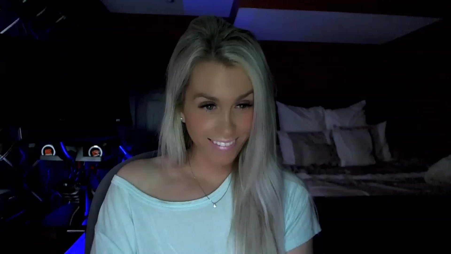 Gallery image thumbnail from Cora9's myfreecams stream on, 04/13/2023, 04:55 image 4 of 20
