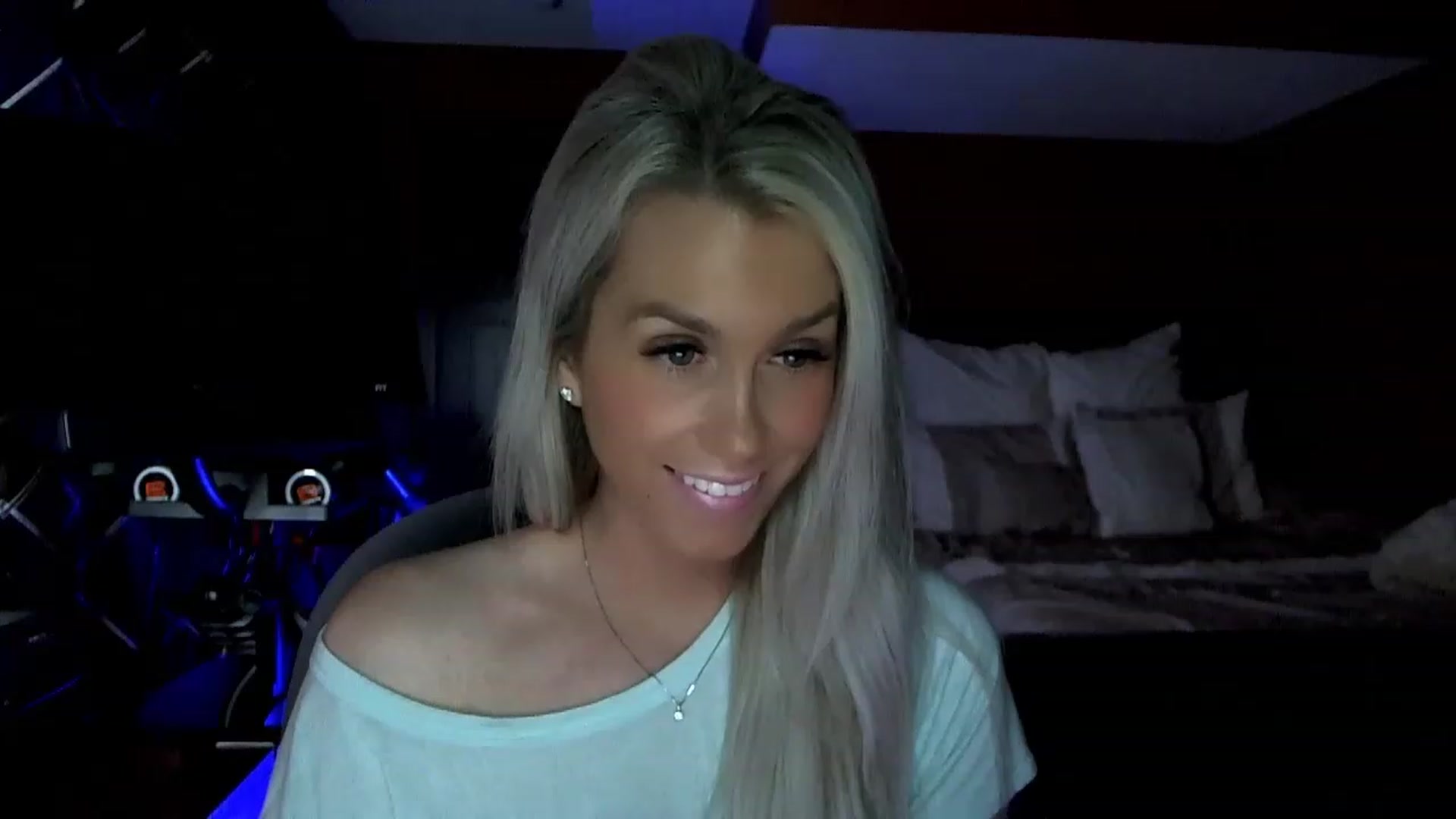 Gallery image thumbnail from Cora9's myfreecams stream on, 04/13/2023, 04:55 image 5 of 20