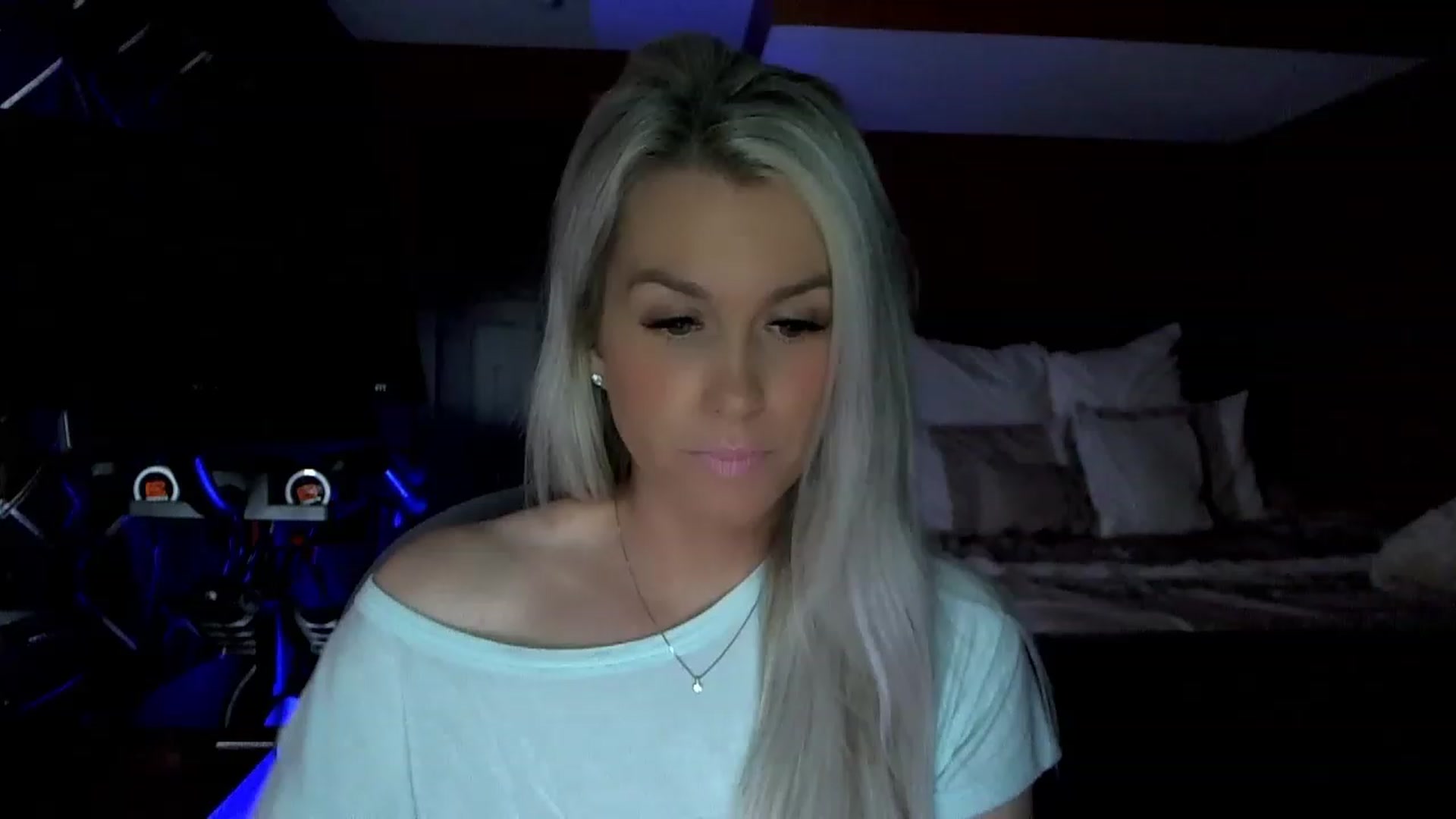 Gallery image thumbnail from Cora9's myfreecams stream on, 04/13/2023, 04:55 image 3 of 20