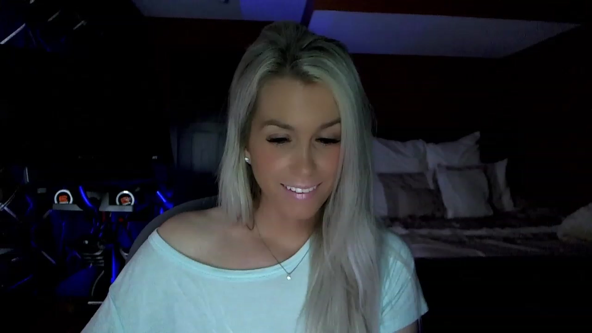 Gallery image thumbnail from Cora9's myfreecams stream on, 04/13/2023, 04:55 image 6 of 20