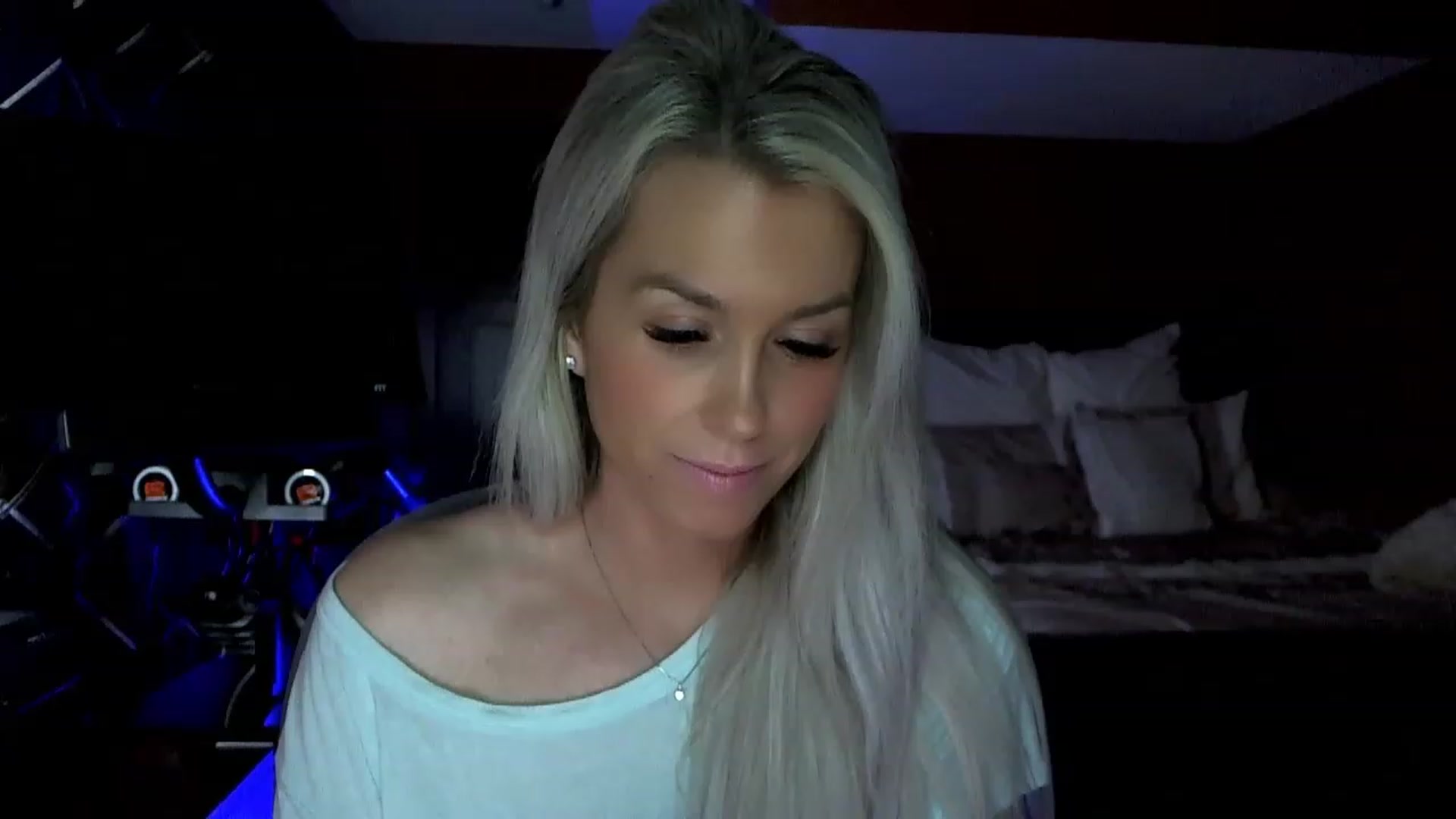 Gallery image thumbnail from Cora9's myfreecams stream on, 04/13/2023, 04:55 image 16 of 20