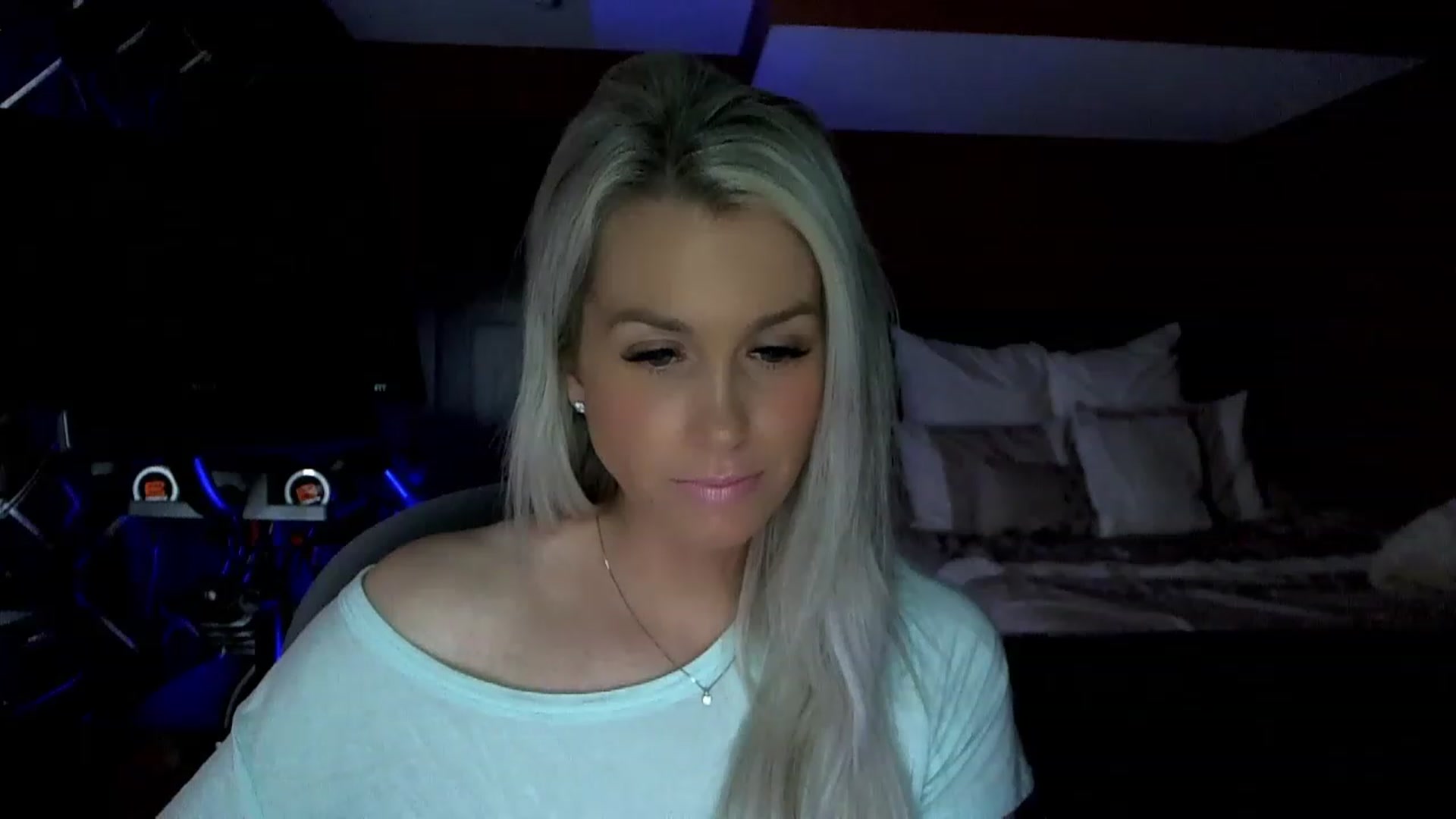 Gallery image thumbnail from Cora9's myfreecams stream on, 04/13/2023, 04:55 image 11 of 20