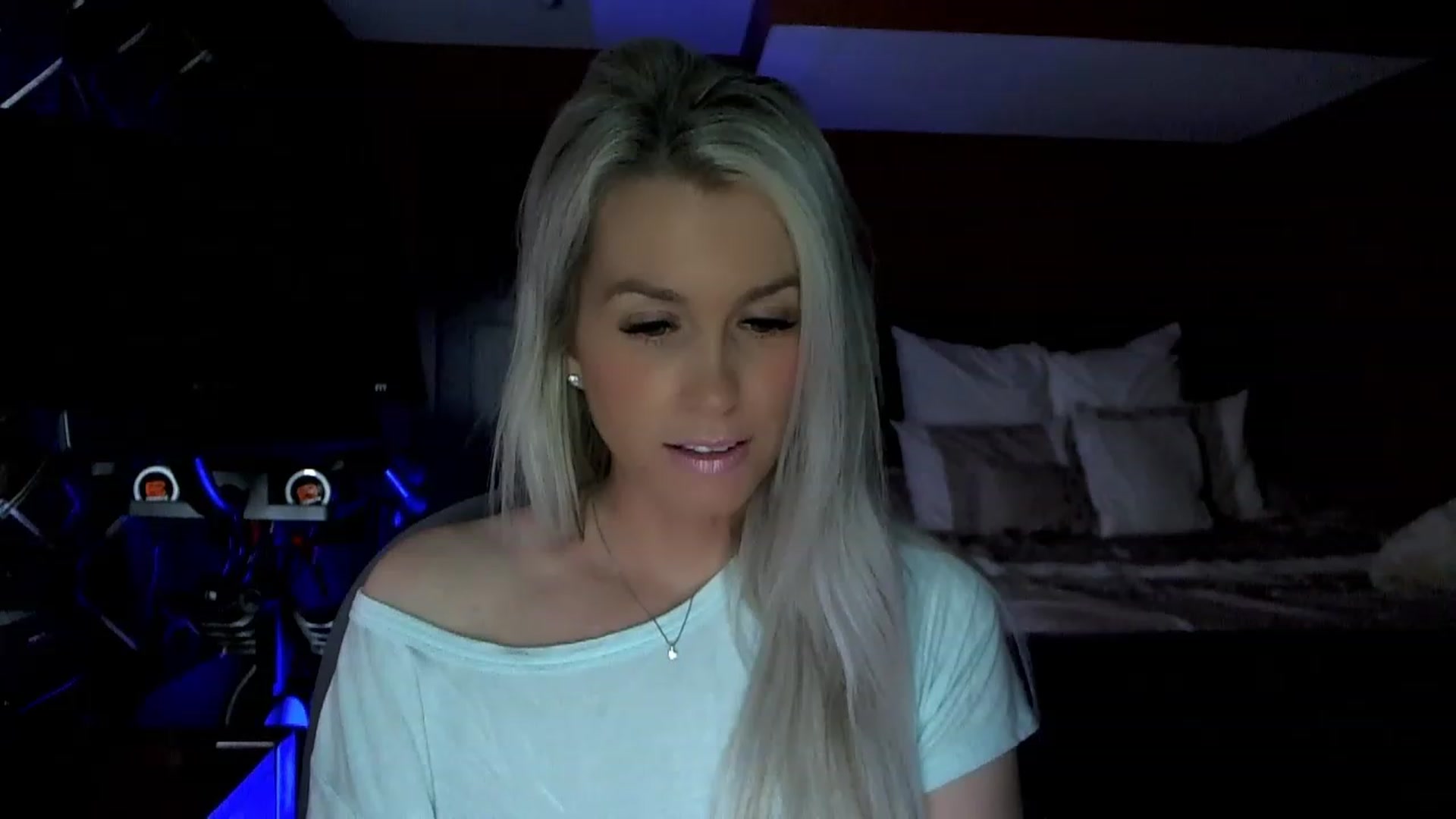 Gallery image thumbnail from Cora9's myfreecams stream on, 04/13/2023, 04:55 image 2 of 20