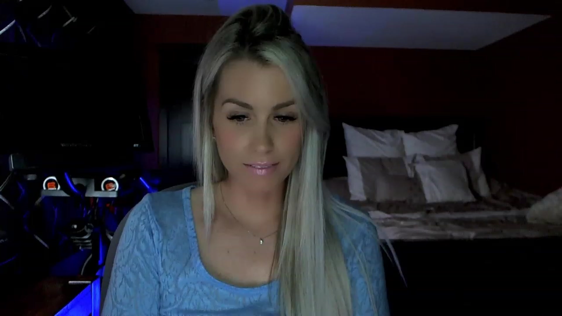 Gallery image thumbnail from Cora9's myfreecams stream on, 04/14/2023, 04:10 image 2 of 20