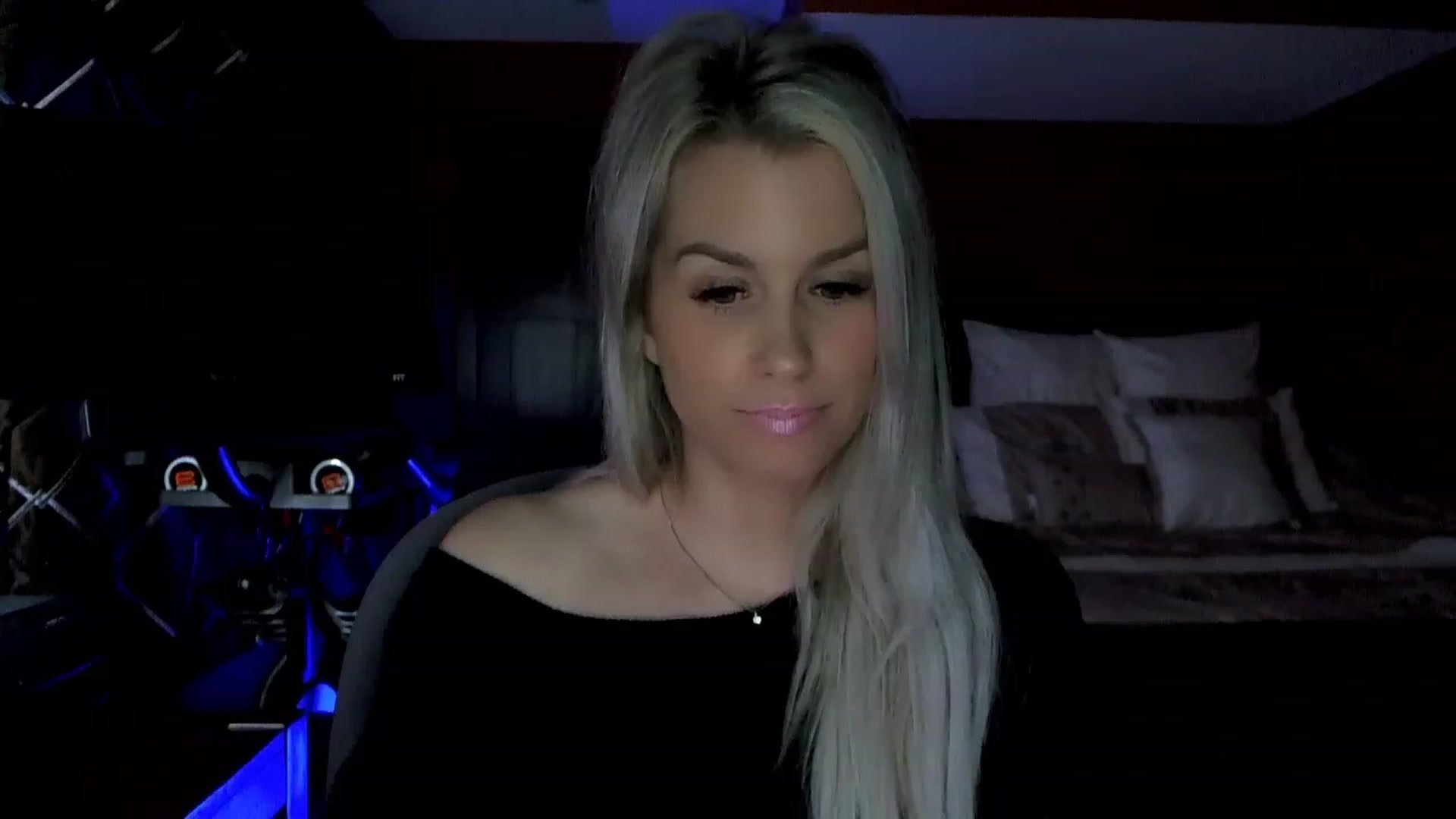 Gallery image thumbnail from Cora9's myfreecams stream on, 04/19/2023, 04:53 image 4 of 20