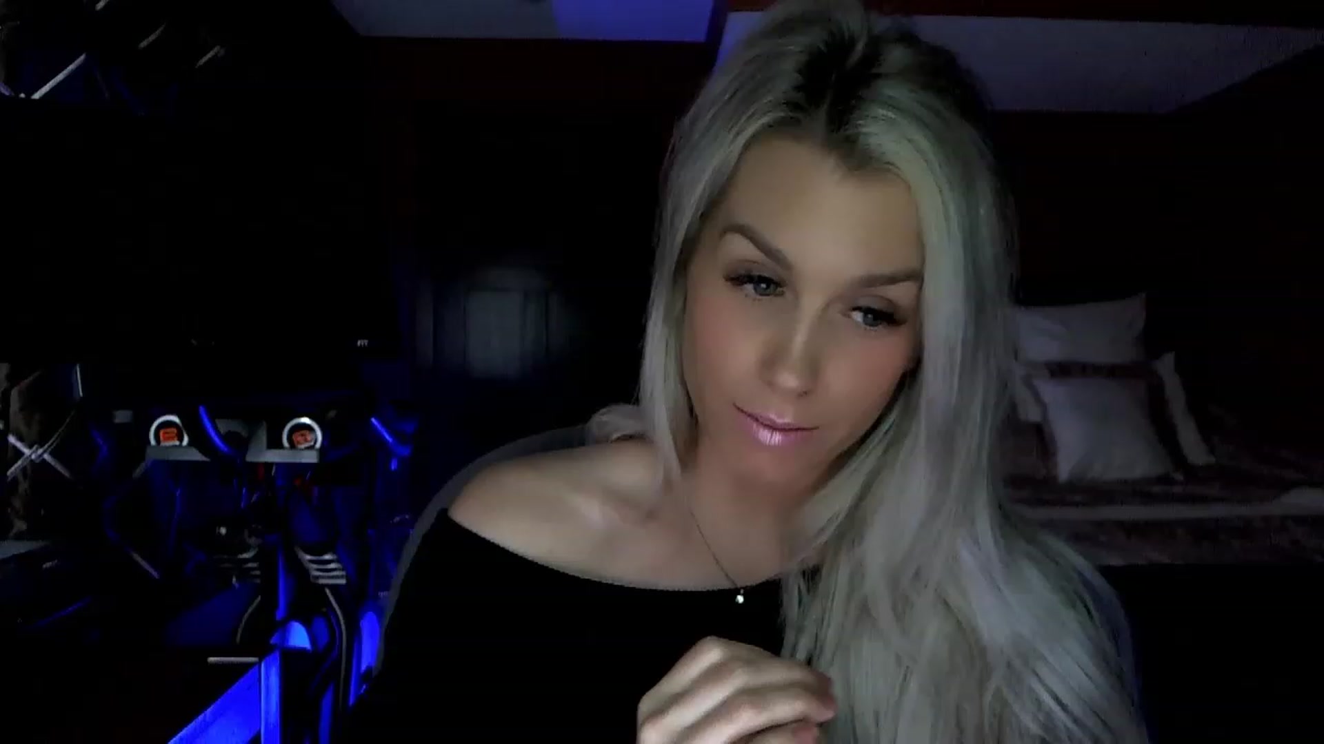 Gallery image thumbnail from Cora9's myfreecams stream on, 04/19/2023, 04:53 image 2 of 20