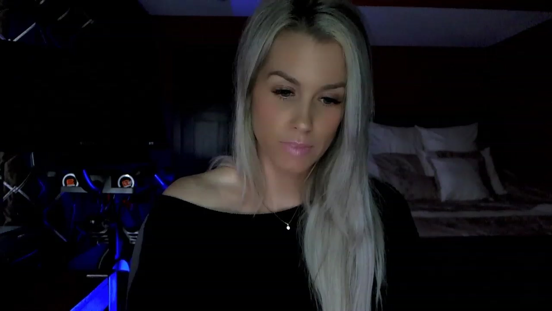 Gallery image thumbnail from Cora9's myfreecams stream on, 04/19/2023, 04:53 image 15 of 20