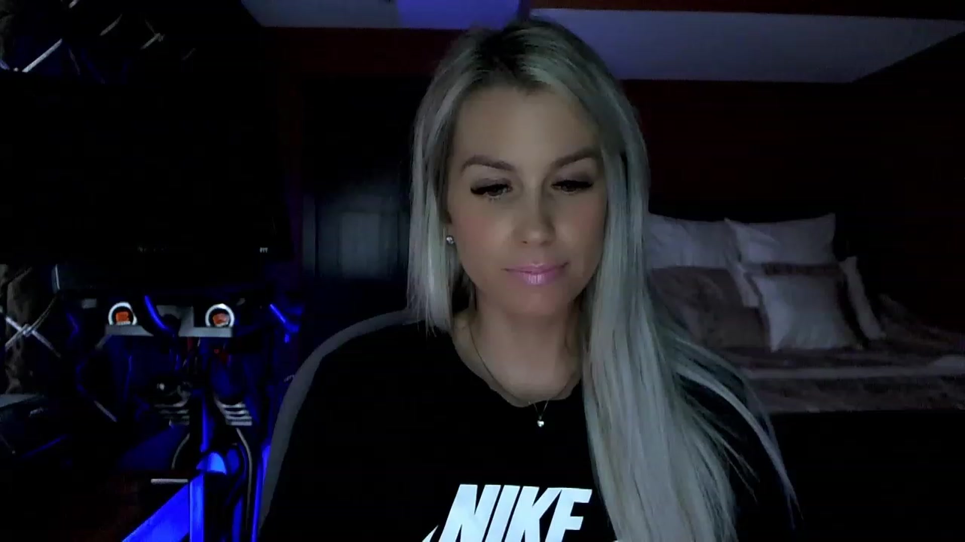 Gallery image thumbnail from Cora9's myfreecams stream on, 04/20/2023, 05:01 image 13 of 20