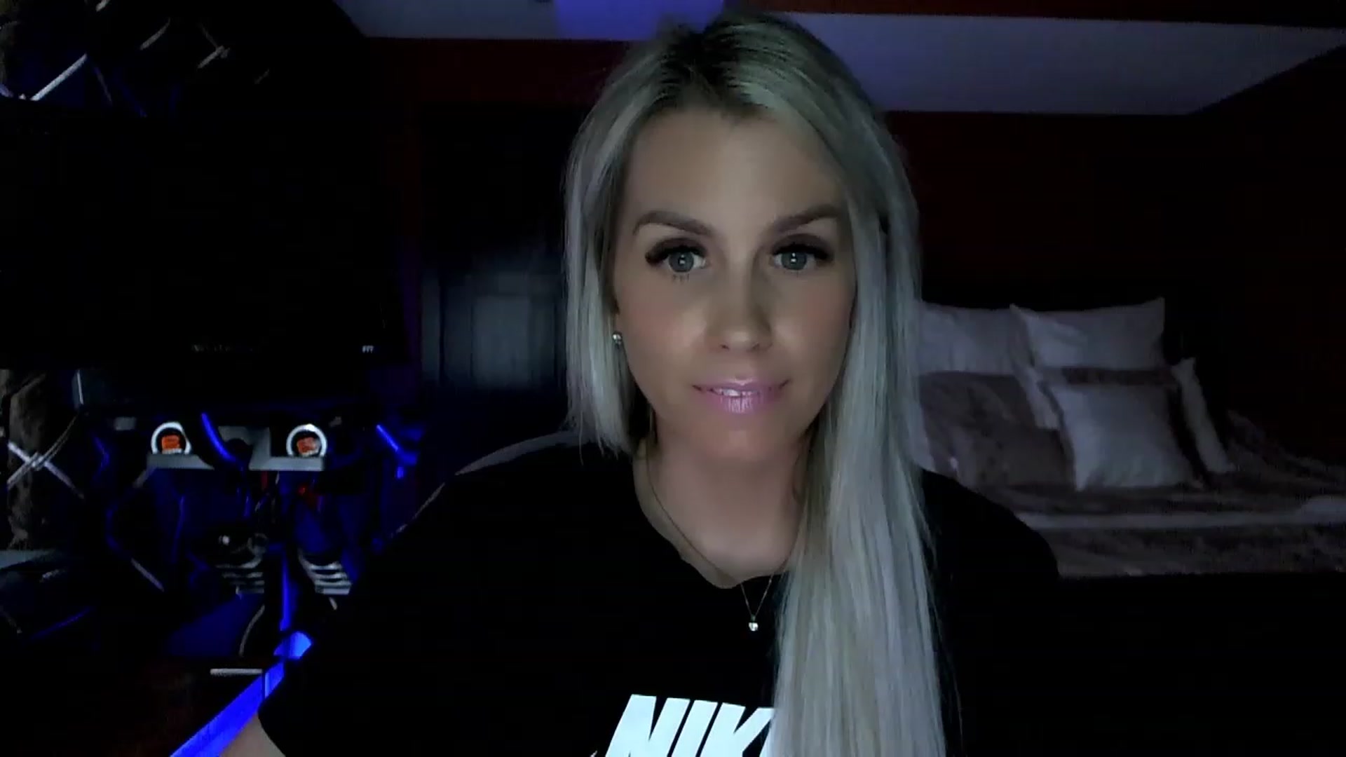 Gallery image thumbnail from Cora9's myfreecams stream on, 04/20/2023, 05:01 image 12 of 20