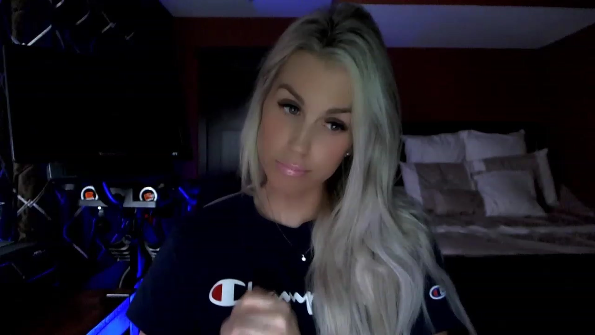 Gallery image thumbnail from Cora9's myfreecams stream on, 05/02/2023, 04:17 image 15 of 20