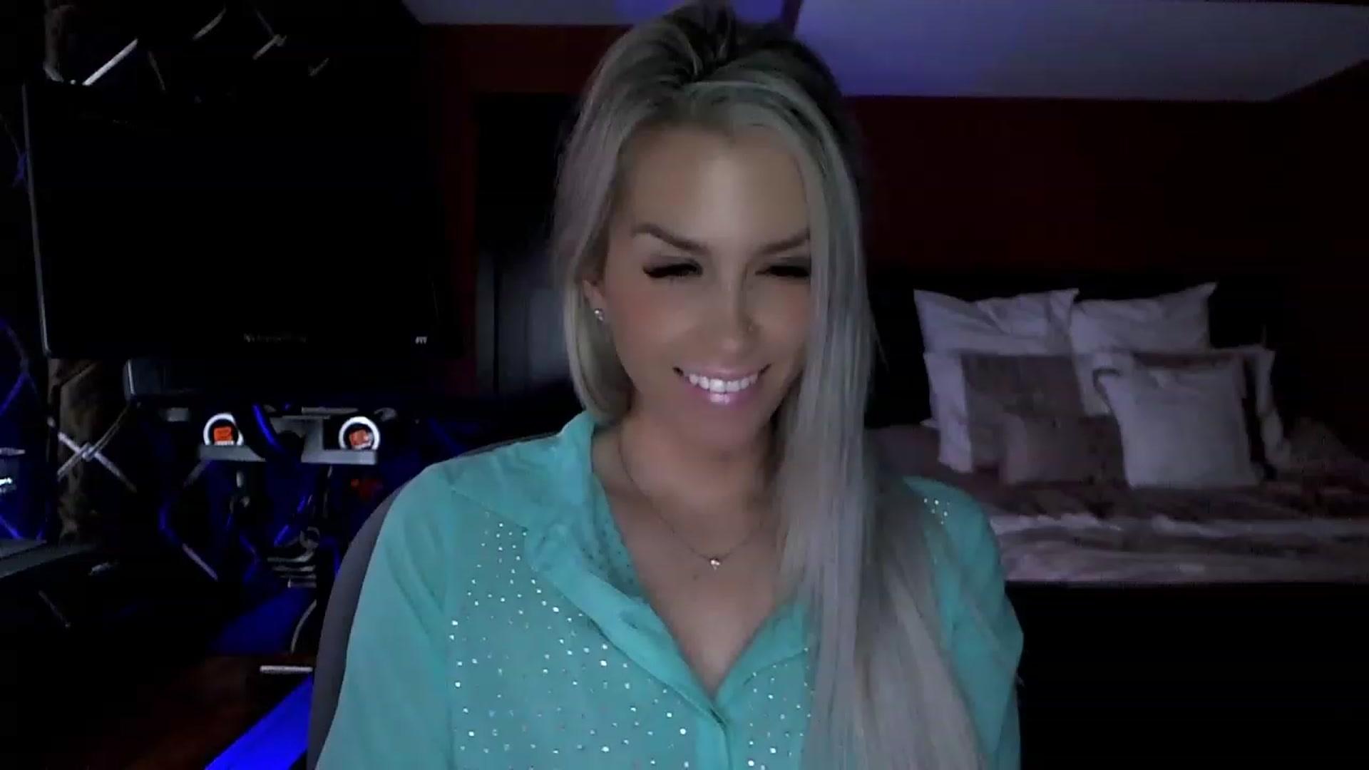 Gallery image thumbnail from Cora9's myfreecams stream on, 05/10/2023, 04:52 image 3 of 20