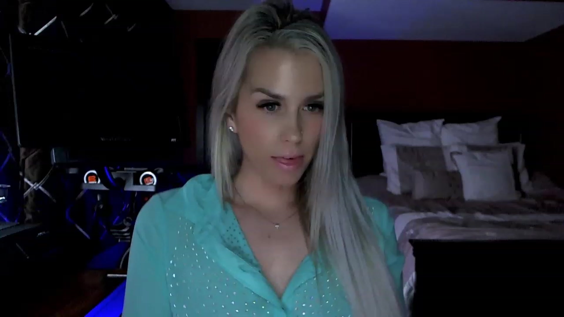 Gallery image thumbnail from Cora9's myfreecams stream on, 05/10/2023, 04:52 image 10 of 20