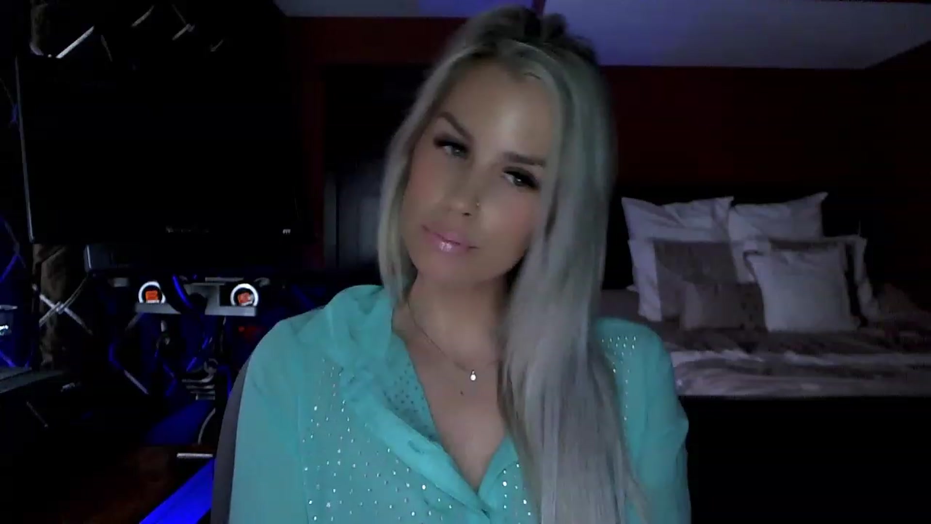 Gallery image thumbnail from Cora9's myfreecams stream on, 05/10/2023, 04:52 image 9 of 20