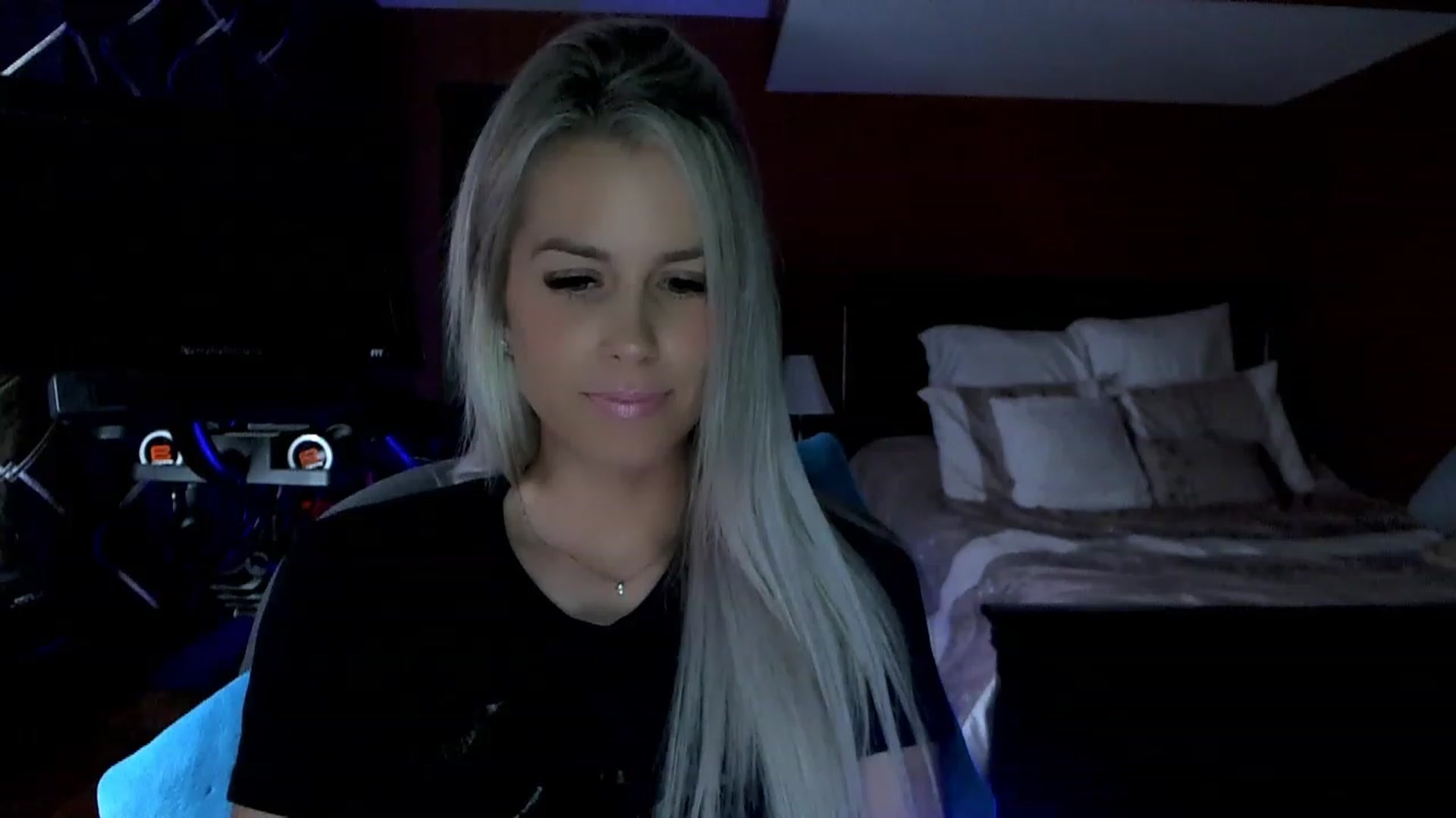 Gallery image thumbnail from Cora9's myfreecams stream on, 05/16/2023, 06:18 image 14 of 20