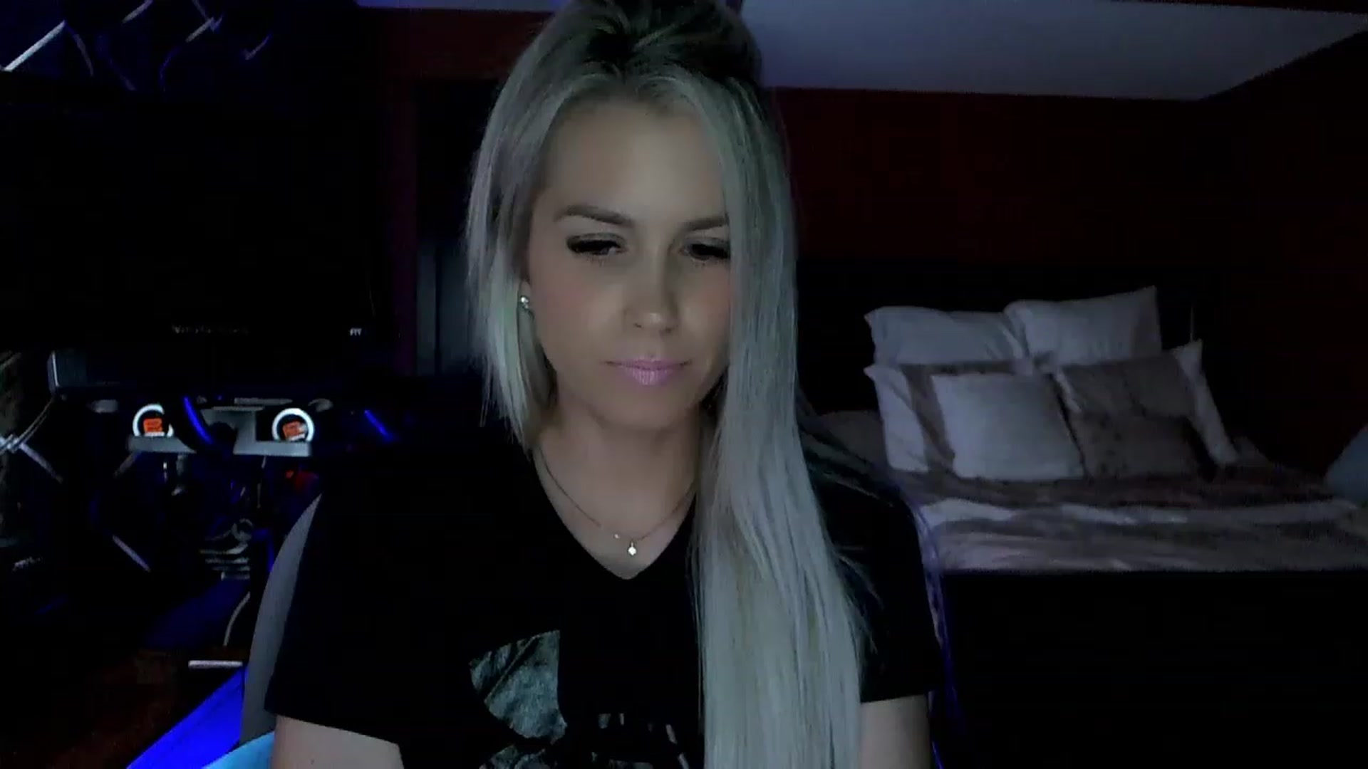 Gallery image thumbnail from Cora9's myfreecams stream on, 05/16/2023, 06:18 image 18 of 20