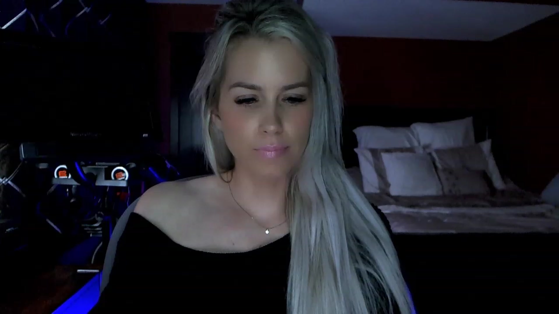 Gallery image thumbnail from Cora9's myfreecams stream on, 05/17/2023, 04:49 image 8 of 20