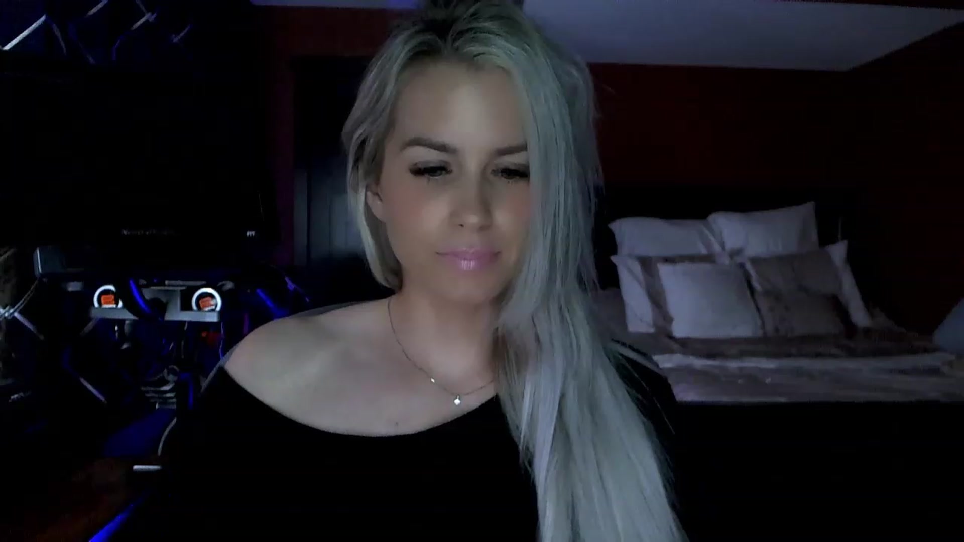 Gallery image thumbnail from Cora9's myfreecams stream on, 05/17/2023, 04:49 image 7 of 20