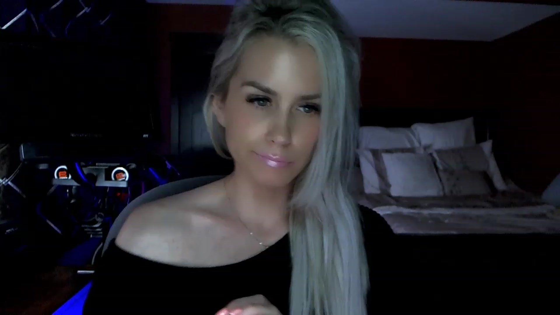 Gallery image thumbnail from Cora9's myfreecams stream on, 05/17/2023, 04:49 image 5 of 20