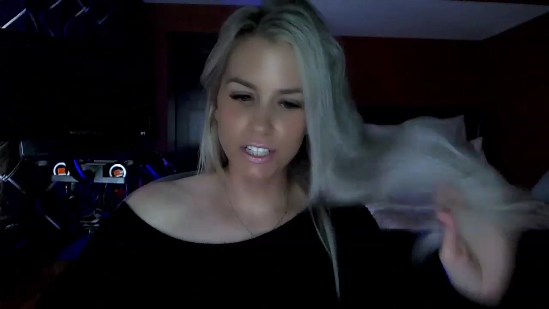 Gallery image thumbnail from Cora9's myfreecams stream on, 05/17/2023, 04:49 image 12 of 20