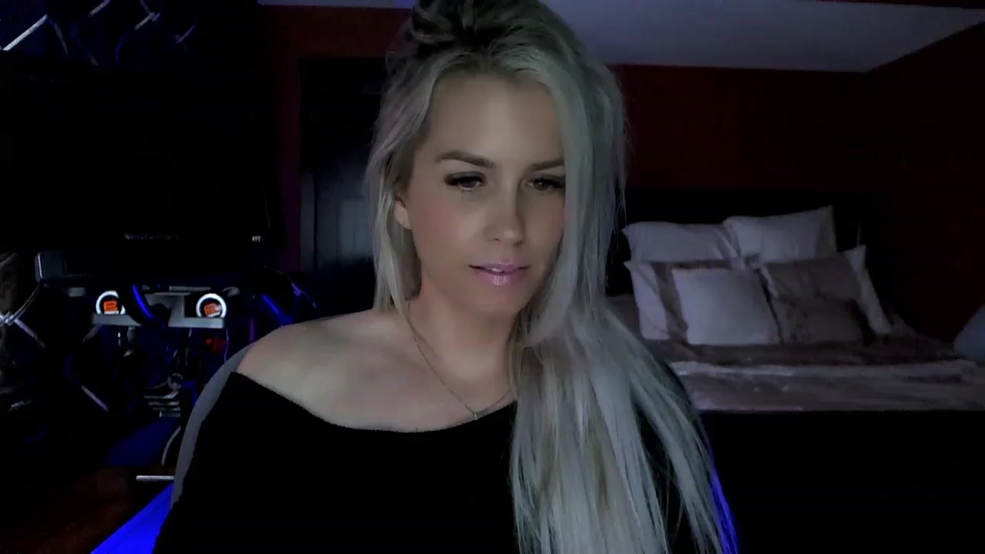Gallery image thumbnail from Cora9's myfreecams stream on, 05/17/2023, 04:49 image 1 of 20