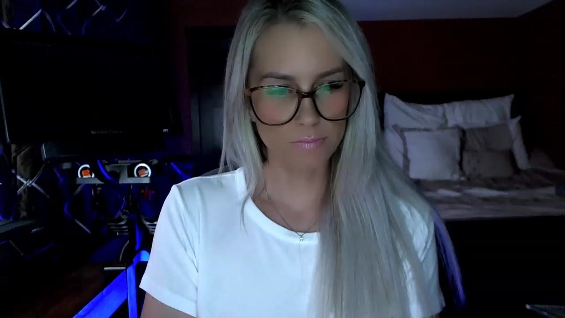 Gallery image thumbnail from Cora9's myfreecams stream on, 05/23/2023, 04:47 image 3 of 20