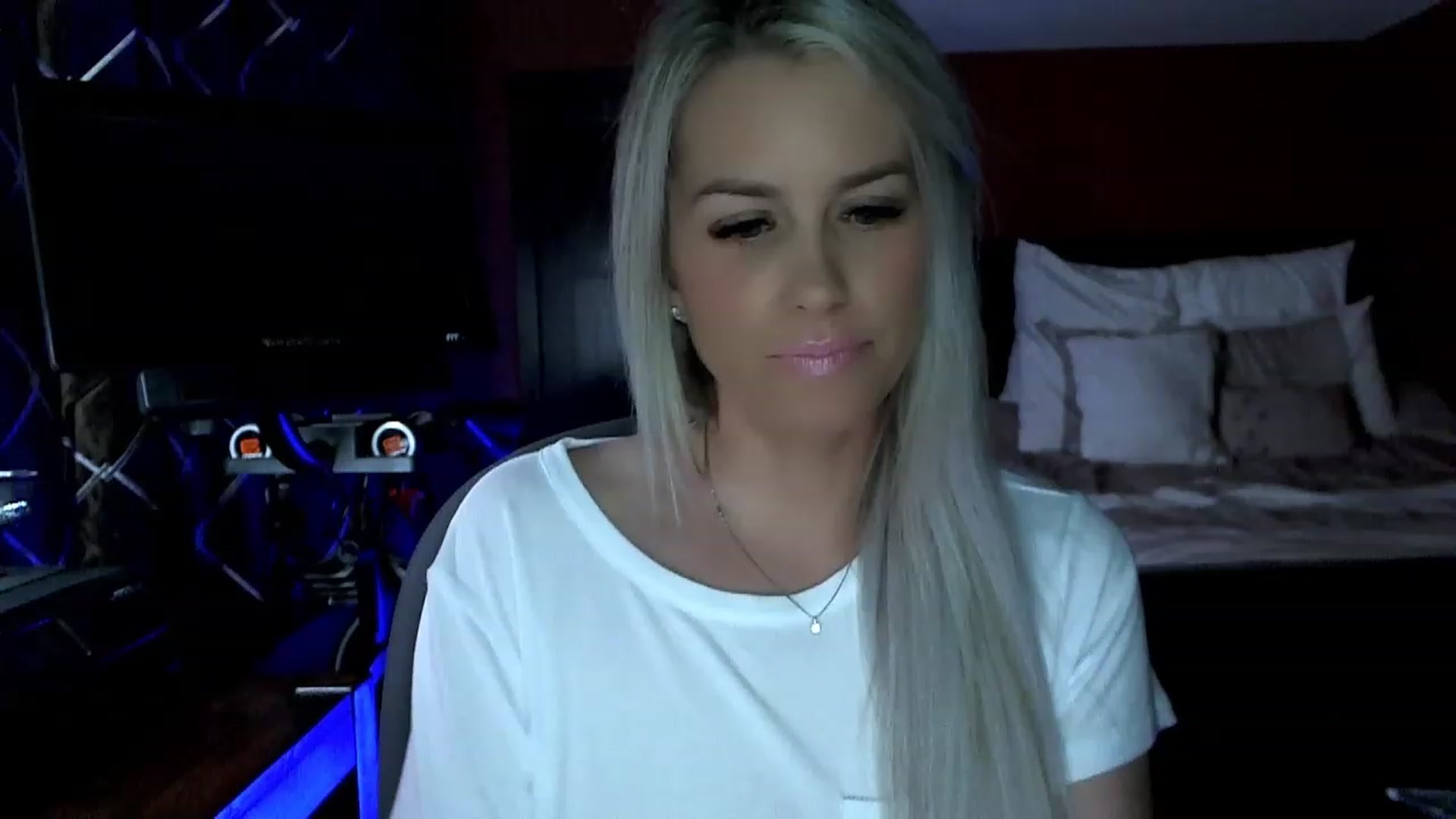 Gallery image thumbnail from Cora9's myfreecams stream on, 05/23/2023, 04:47 image 10 of 20