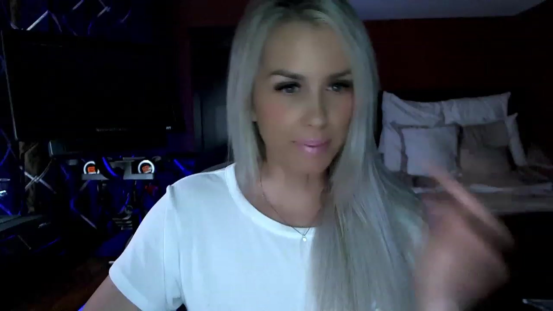 Gallery image thumbnail from Cora9's myfreecams stream on, 05/23/2023, 04:47 image 7 of 20