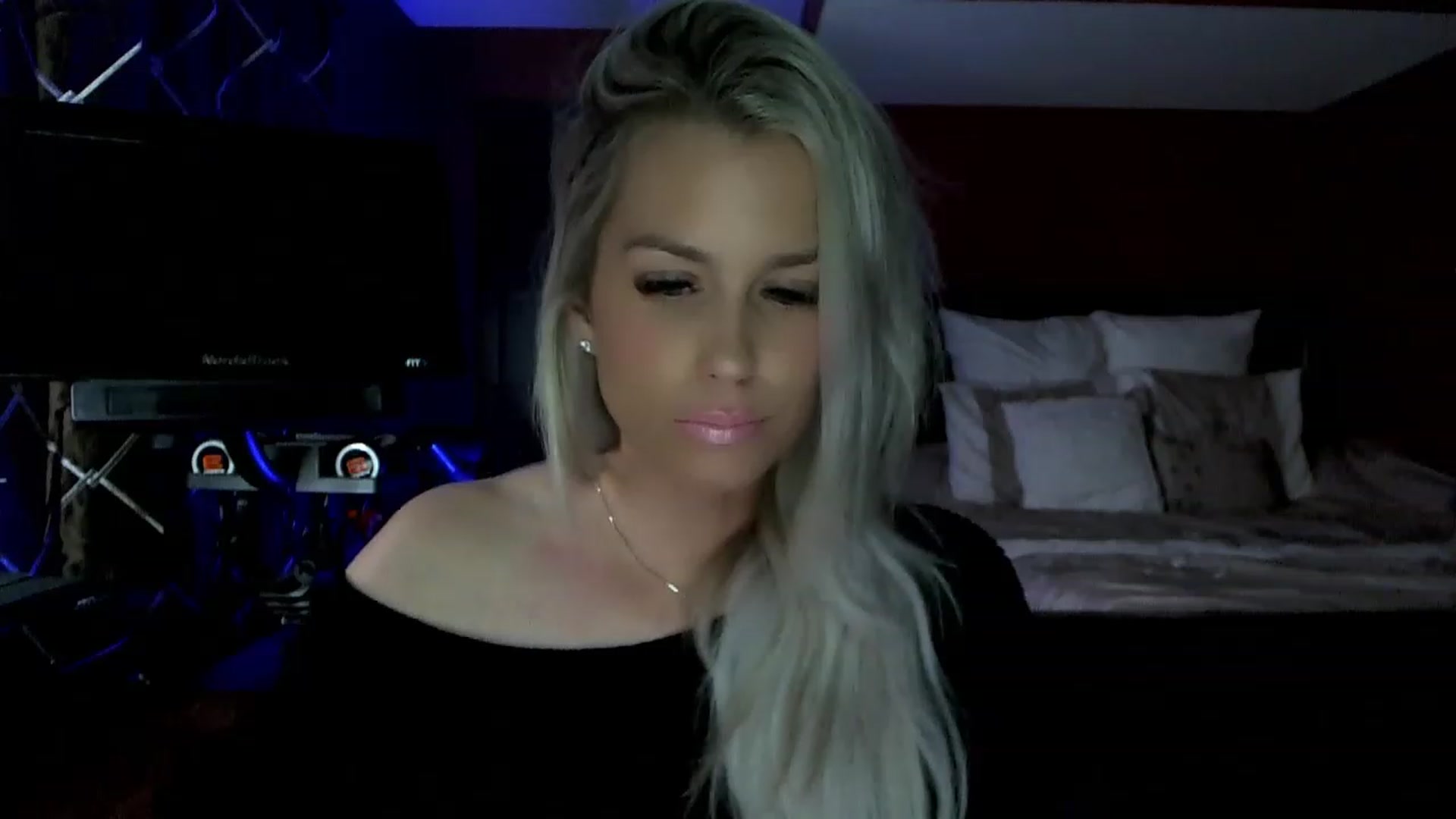Gallery image thumbnail from Cora9's myfreecams stream on, 06/13/2023, 05:14 image 5 of 20