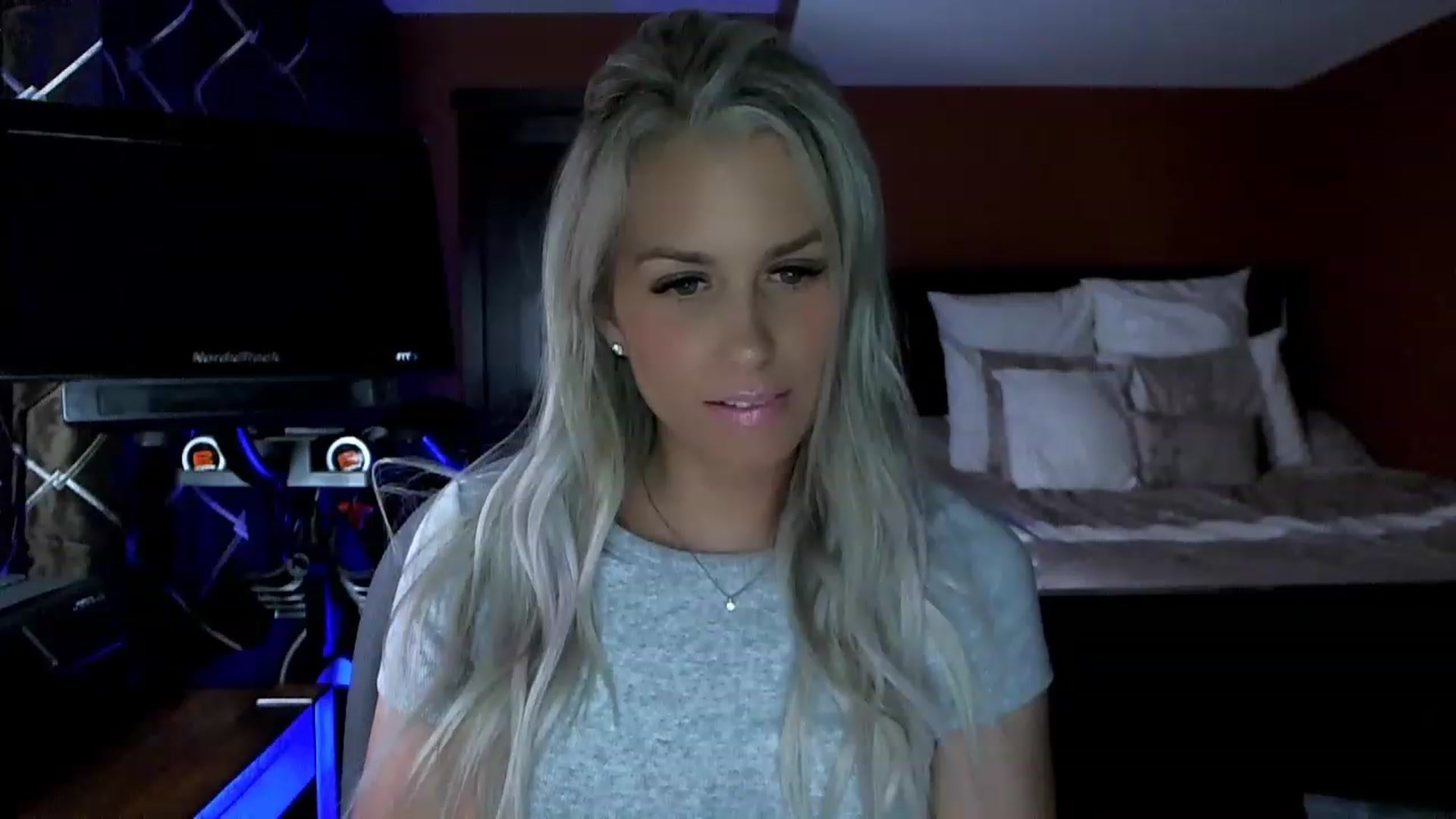 Gallery image thumbnail from Cora9's myfreecams stream on, 06/26/2023, 05:31 image 4 of 20