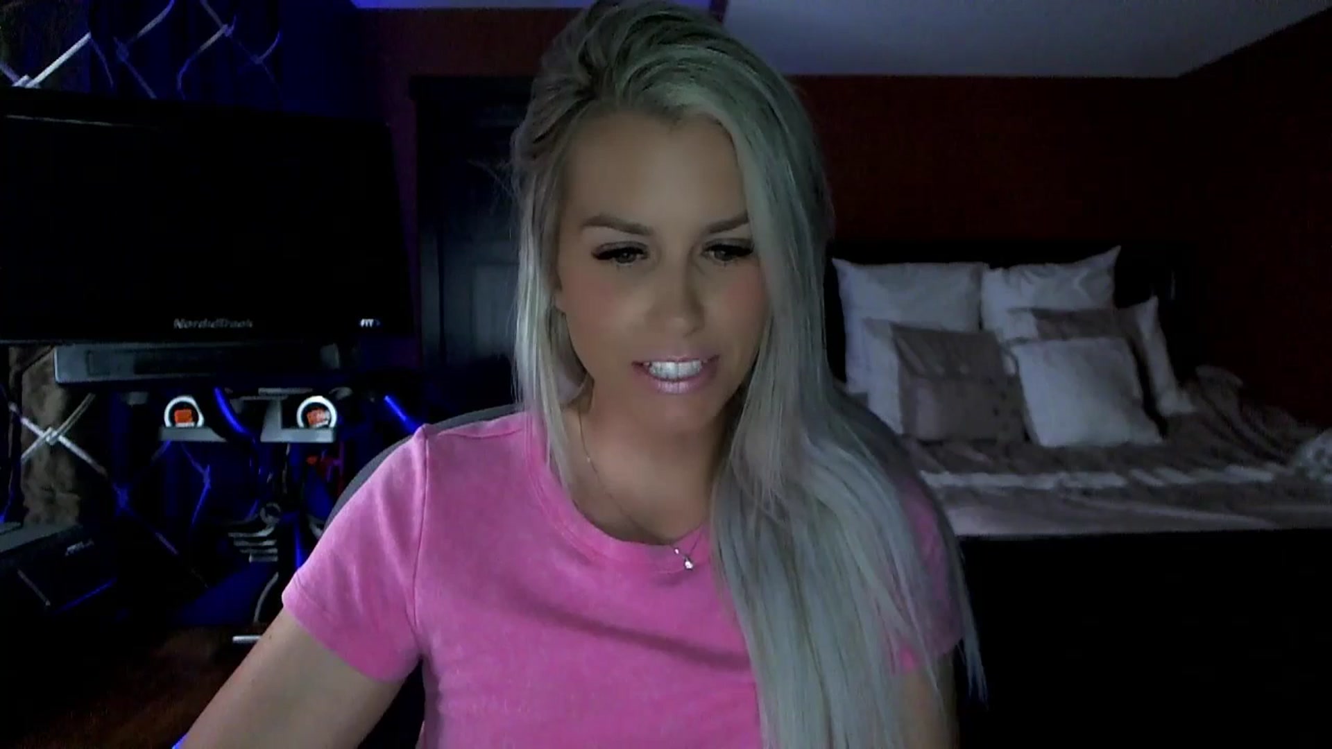 Gallery image thumbnail from Cora9's myfreecams stream on, 07/18/2023, 04:53 image 6 of 20