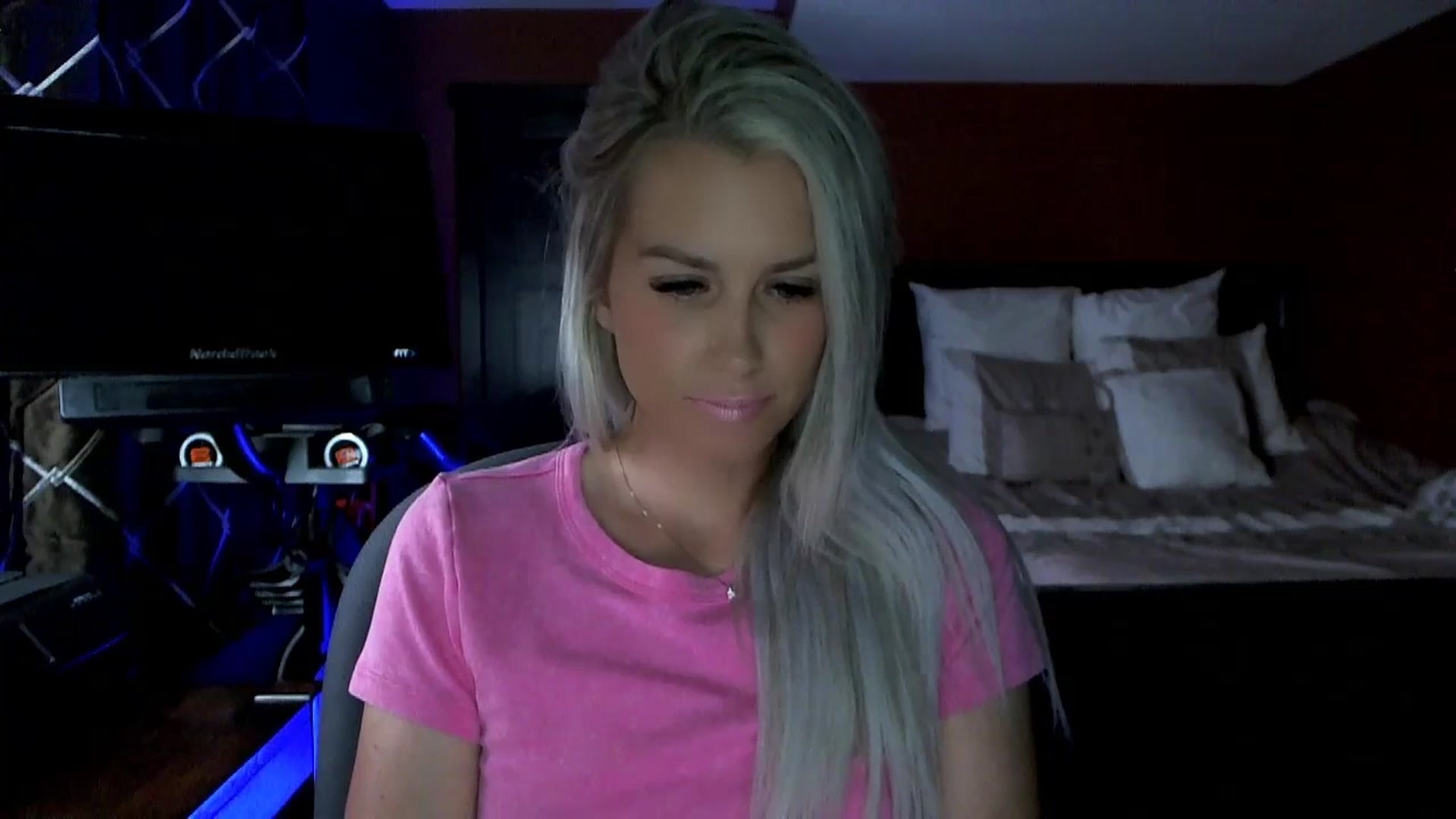 Gallery image thumbnail from Cora9's myfreecams stream on, 07/18/2023, 04:53 image 8 of 20