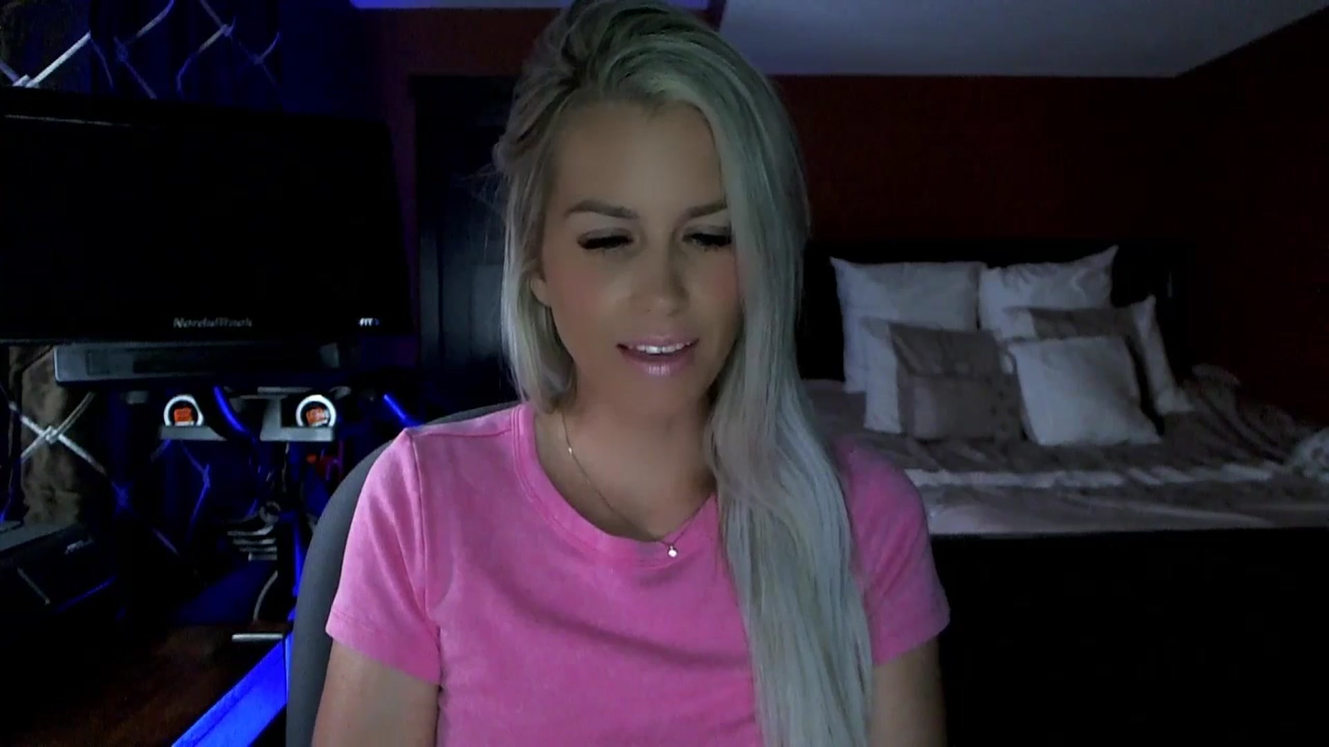 Gallery image thumbnail from Cora9's myfreecams stream on, 07/18/2023, 04:53 image 10 of 20