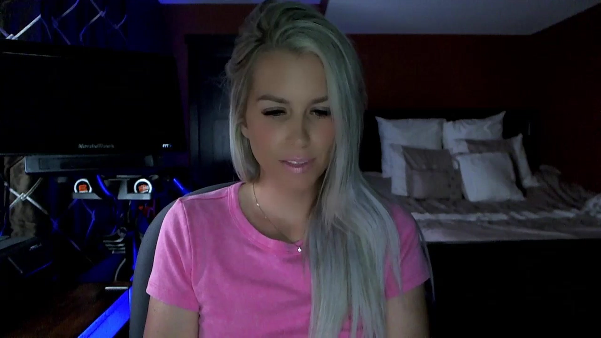 Gallery image thumbnail from Cora9's myfreecams stream on, 07/18/2023, 04:53 image 9 of 20