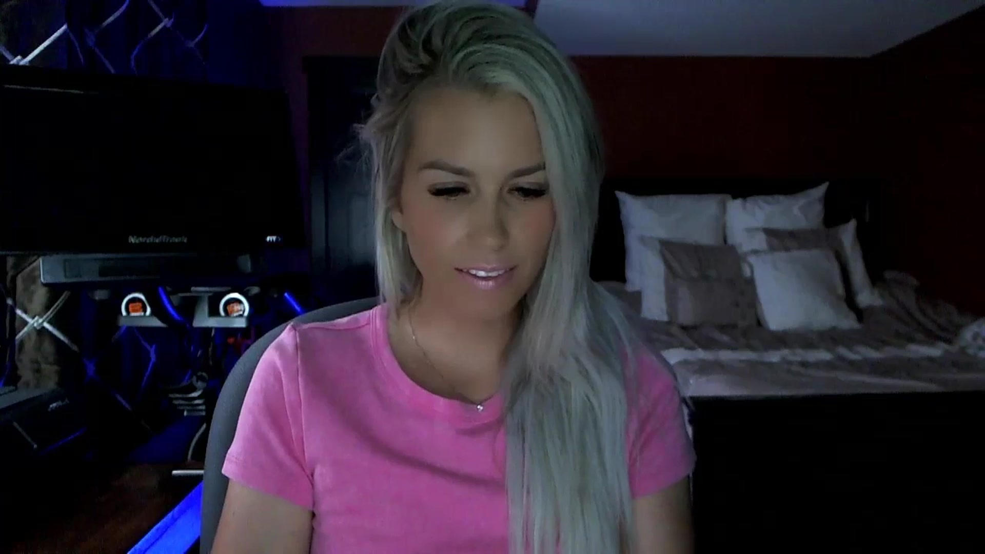 Gallery image thumbnail from Cora9's myfreecams stream on, 07/18/2023, 04:53 image 15 of 20