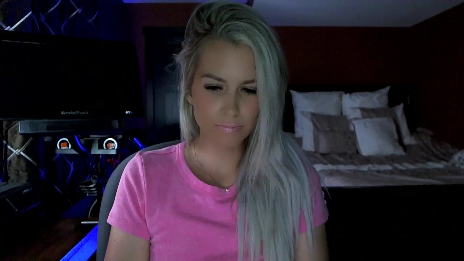 Gallery image thumbnail from Cora9's myfreecams stream on, 07/18/2023, 04:53 image 14 of 20
