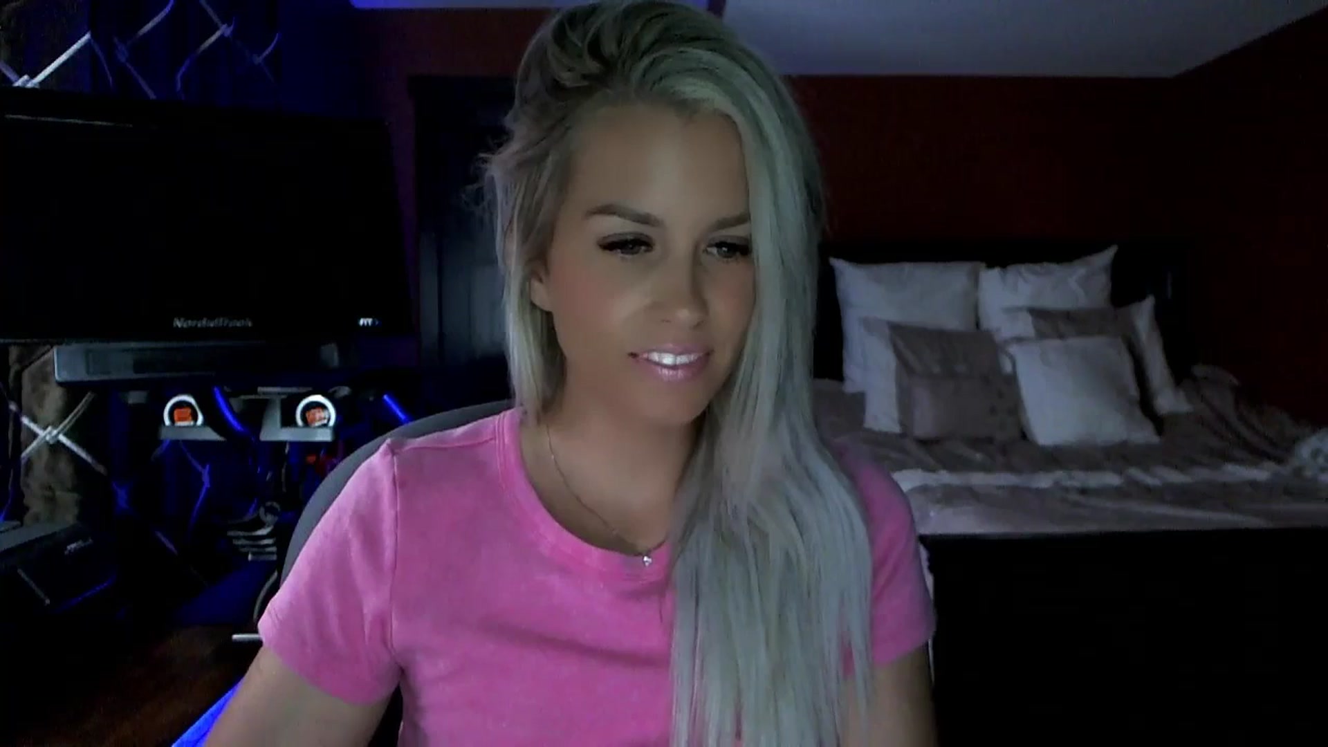 Gallery image thumbnail from Cora9's myfreecams stream on, 07/18/2023, 04:53 image 13 of 20