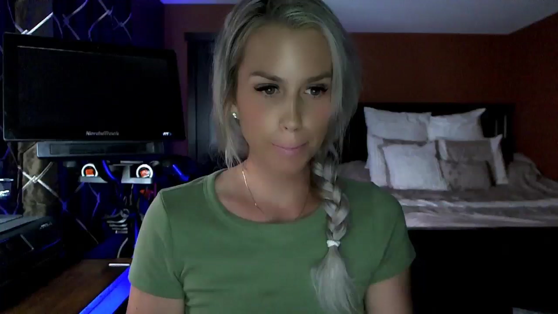 Gallery image thumbnail from Cora9's myfreecams stream on, 07/26/2023, 06:09 image 6 of 20