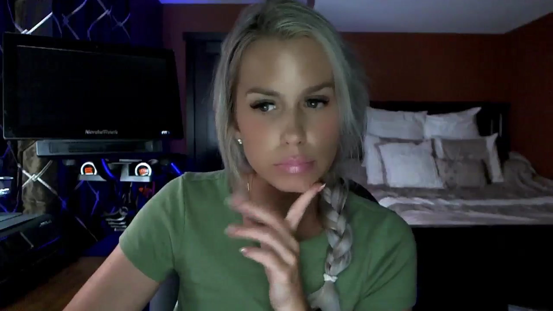 Gallery image thumbnail from Cora9's myfreecams stream on, 07/26/2023, 06:09 image 17 of 20