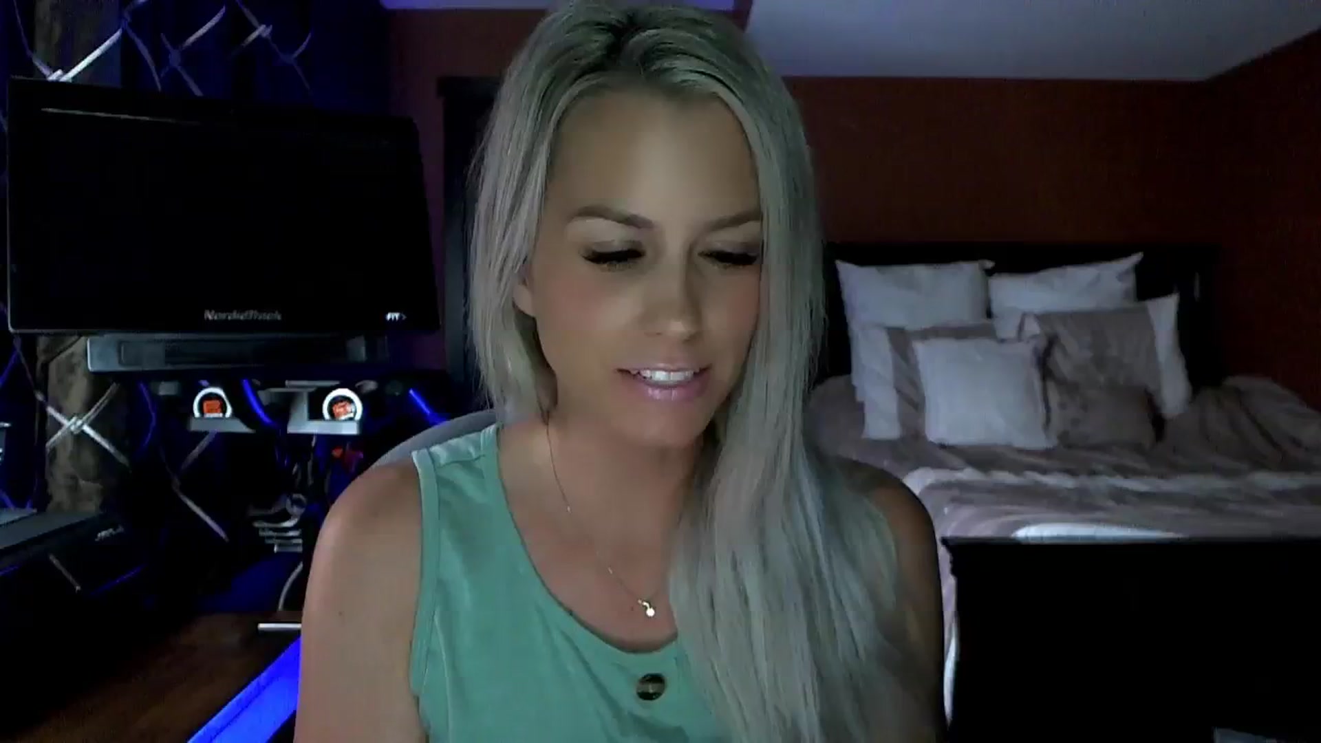 Gallery image thumbnail from Cora9's myfreecams stream on, 08/01/2023, 04:36 image 11 of 20