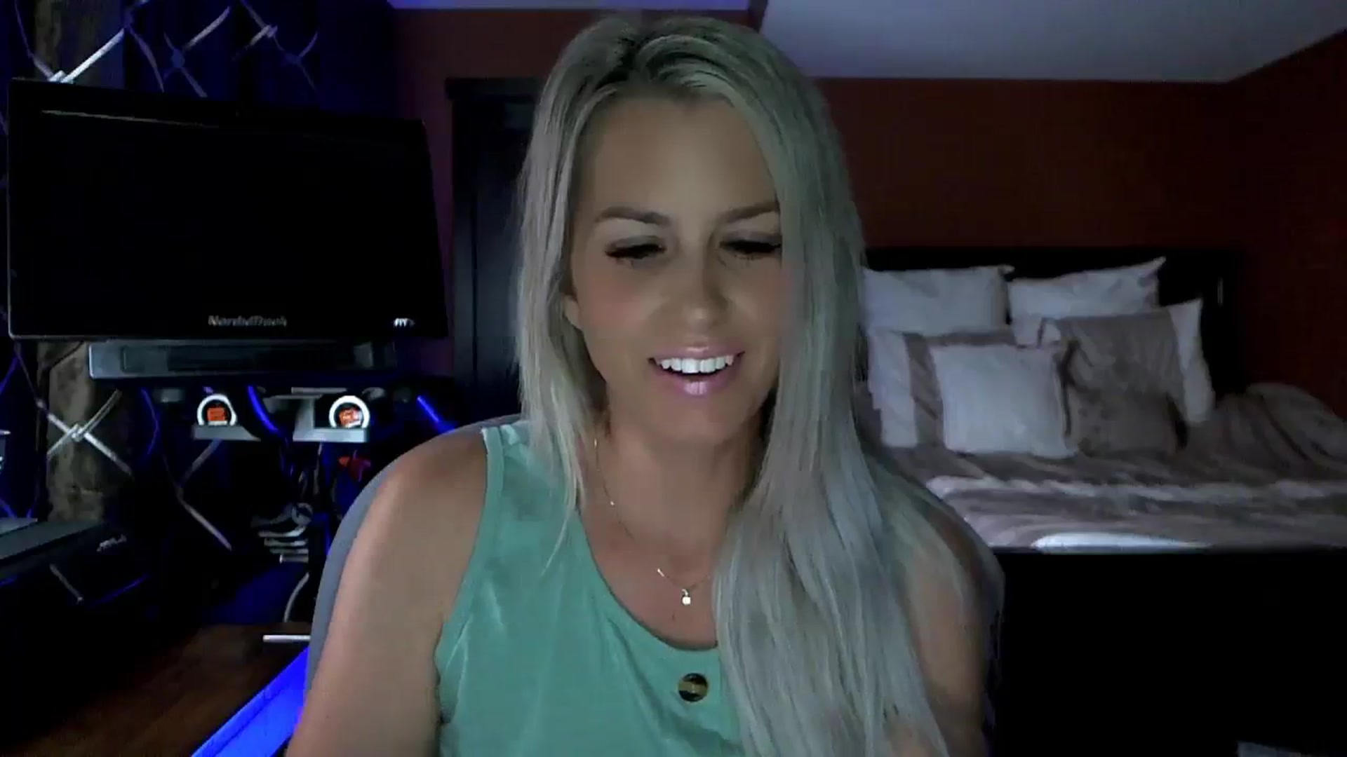 Gallery image thumbnail from Cora9's myfreecams stream on, 08/01/2023, 04:36 image 5 of 20