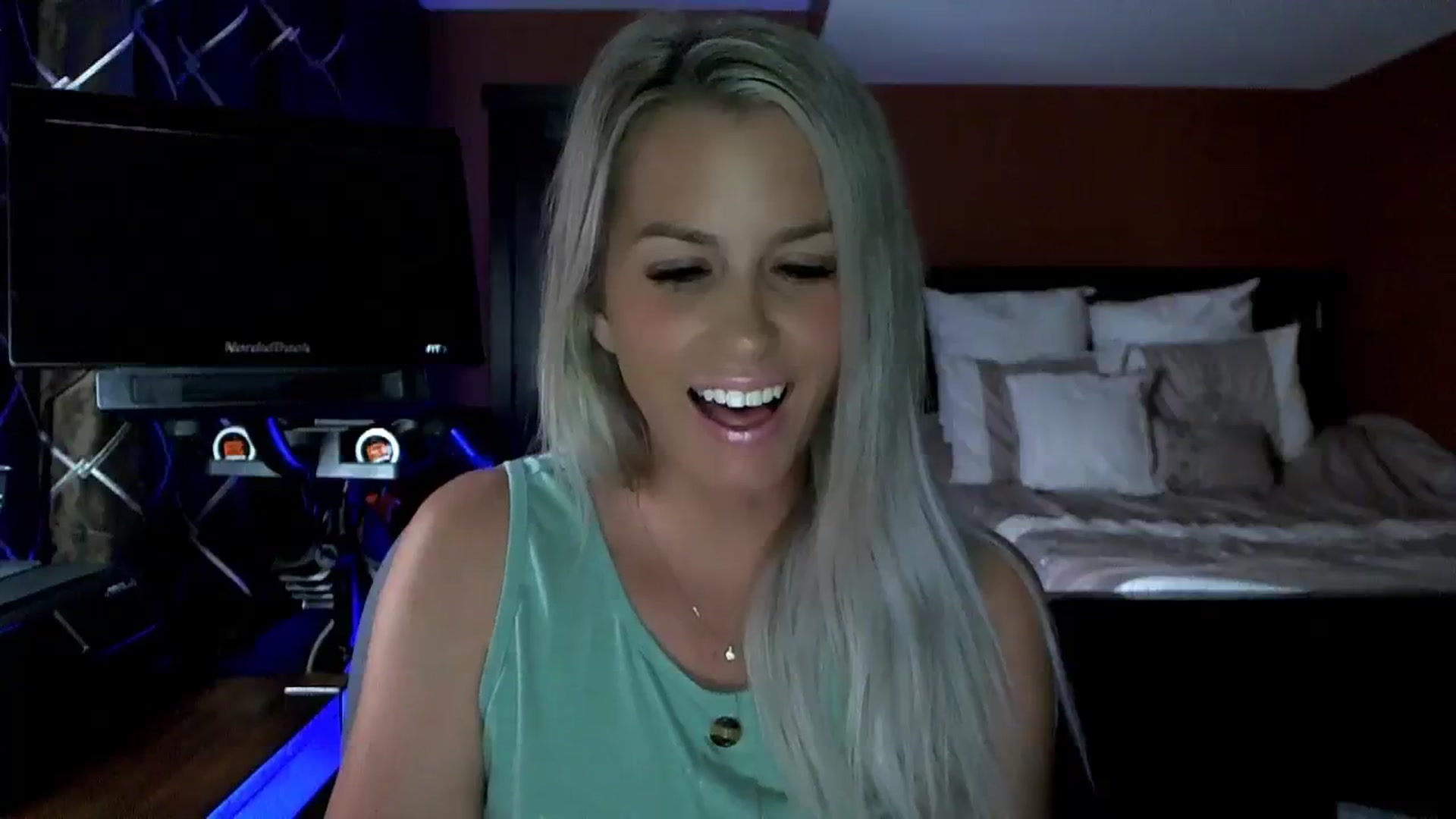 Gallery image thumbnail from Cora9's myfreecams stream on, 08/01/2023, 04:36 image 13 of 20