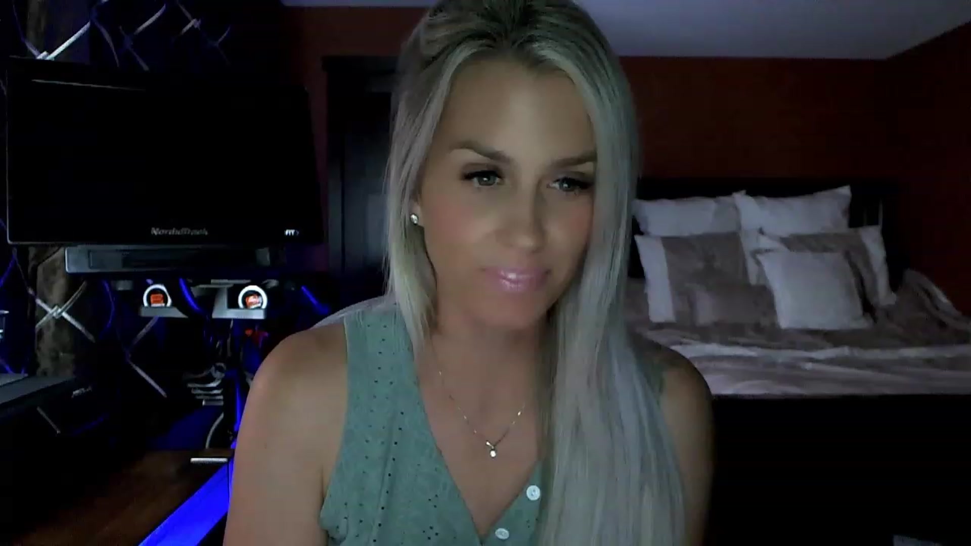 Gallery image thumbnail from Cora9's myfreecams stream on, 08/09/2023, 05:07 image 1 of 20