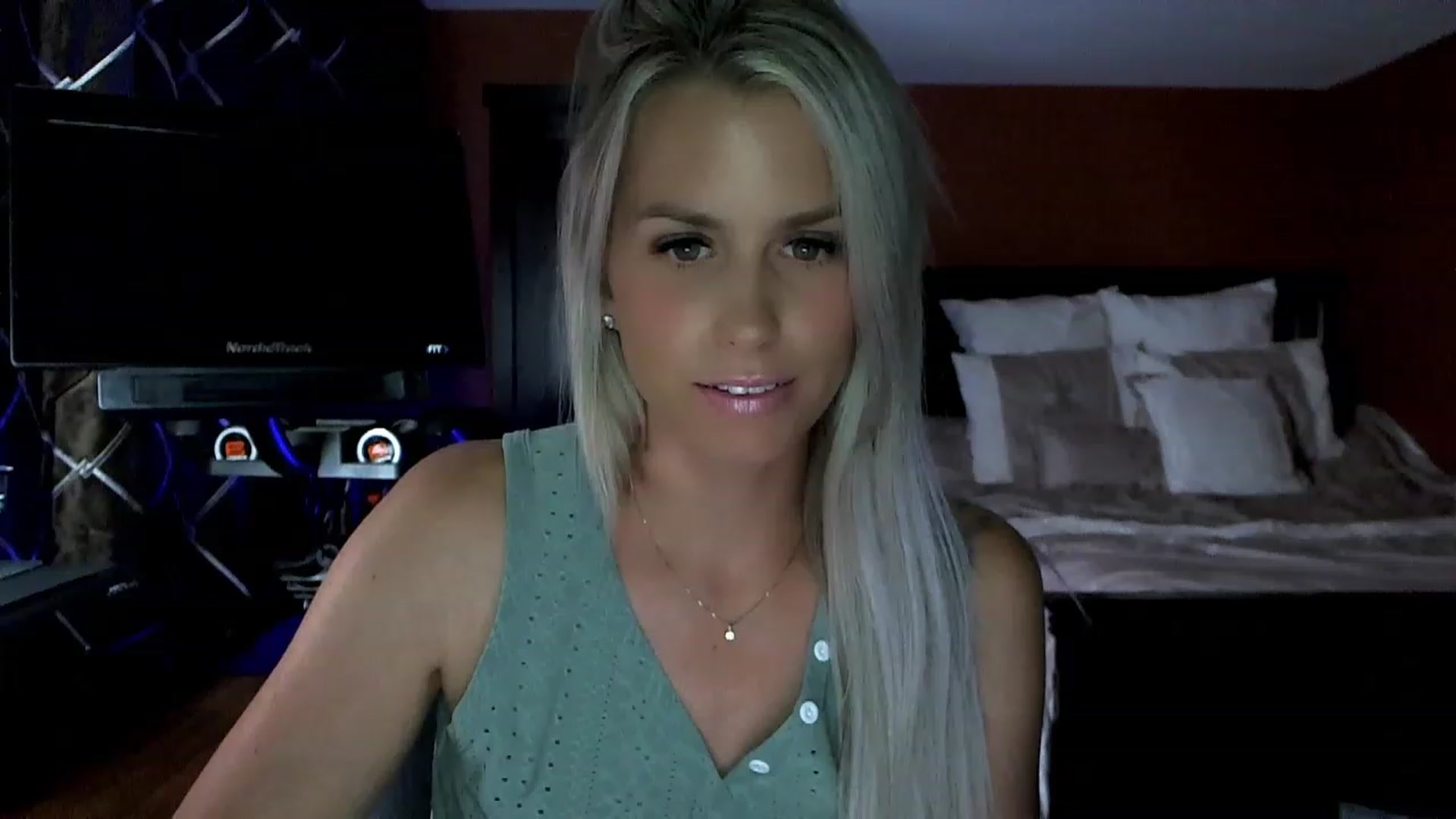 Gallery image thumbnail from Cora9's myfreecams stream on, 08/09/2023, 05:07 image 9 of 20
