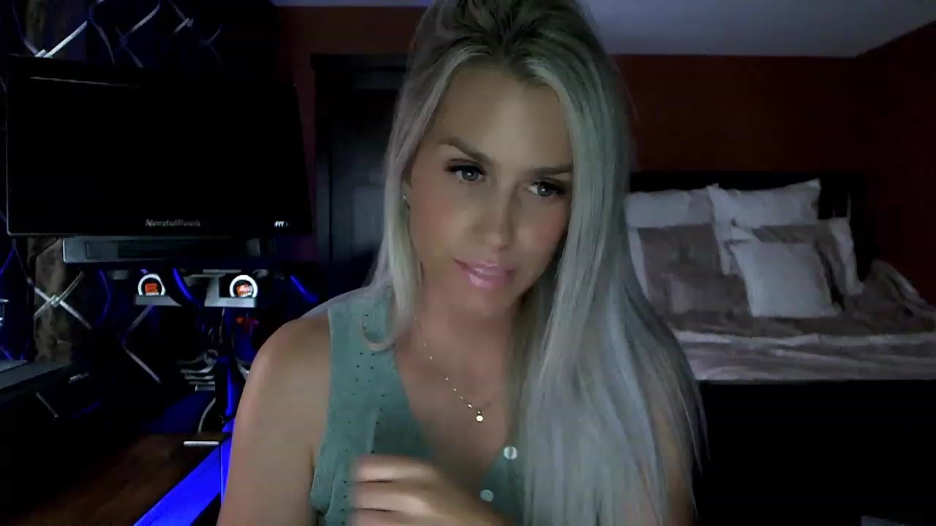 Gallery image thumbnail from Cora9's myfreecams stream on, 08/09/2023, 05:07 image 4 of 20