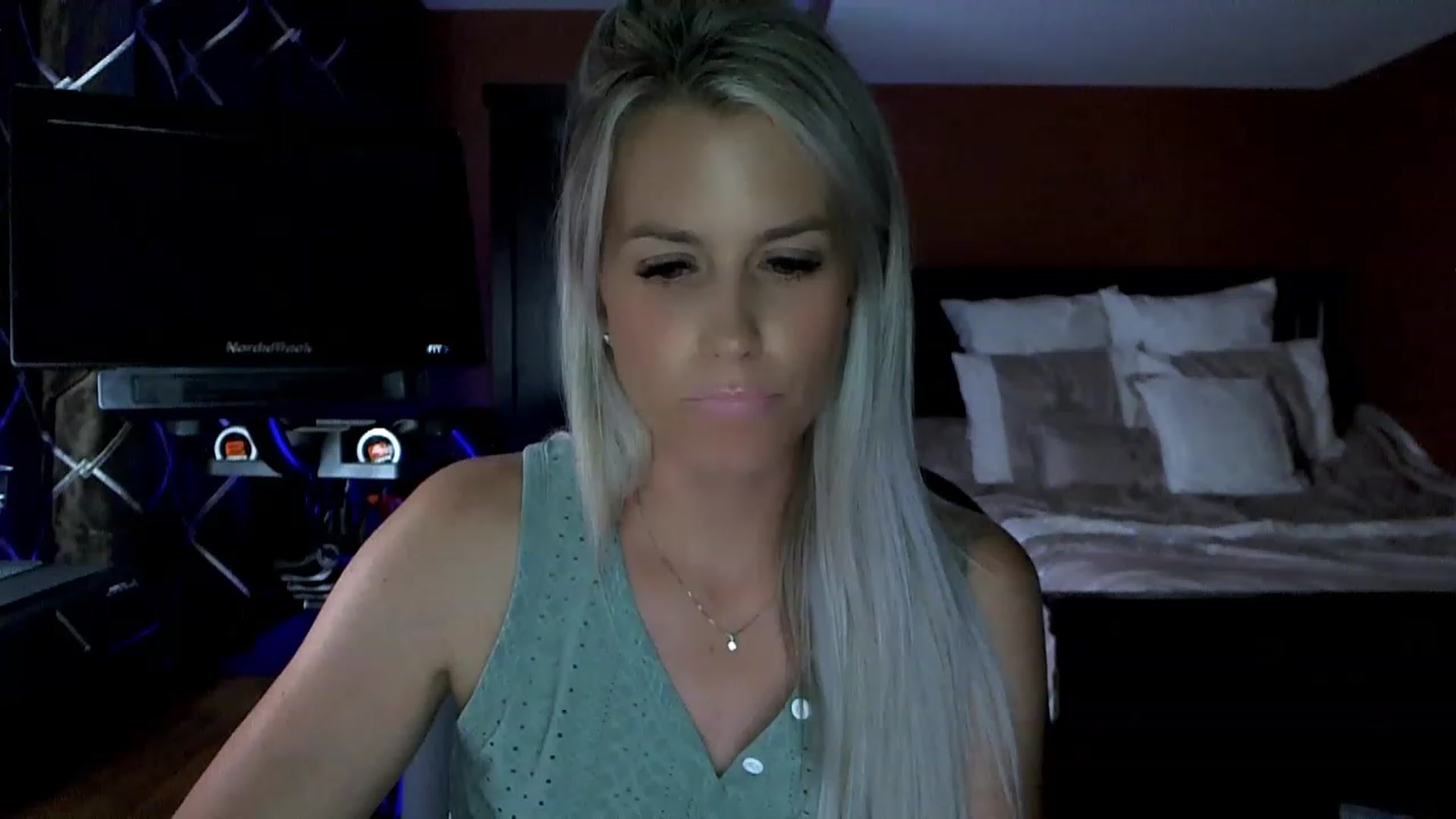 Gallery image thumbnail from Cora9's myfreecams stream on, 08/09/2023, 05:07 image 17 of 20